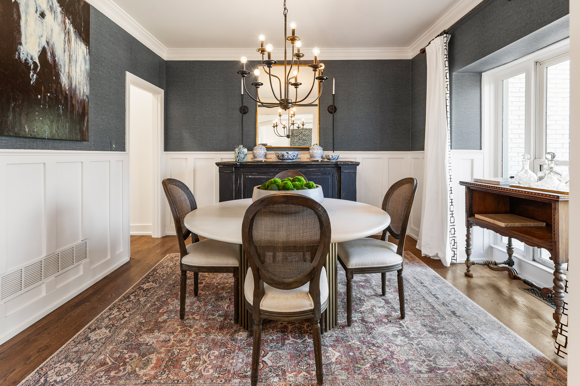  Charming Home Offers the Perfect Blend of Charm, Function, and Location - 物件實景