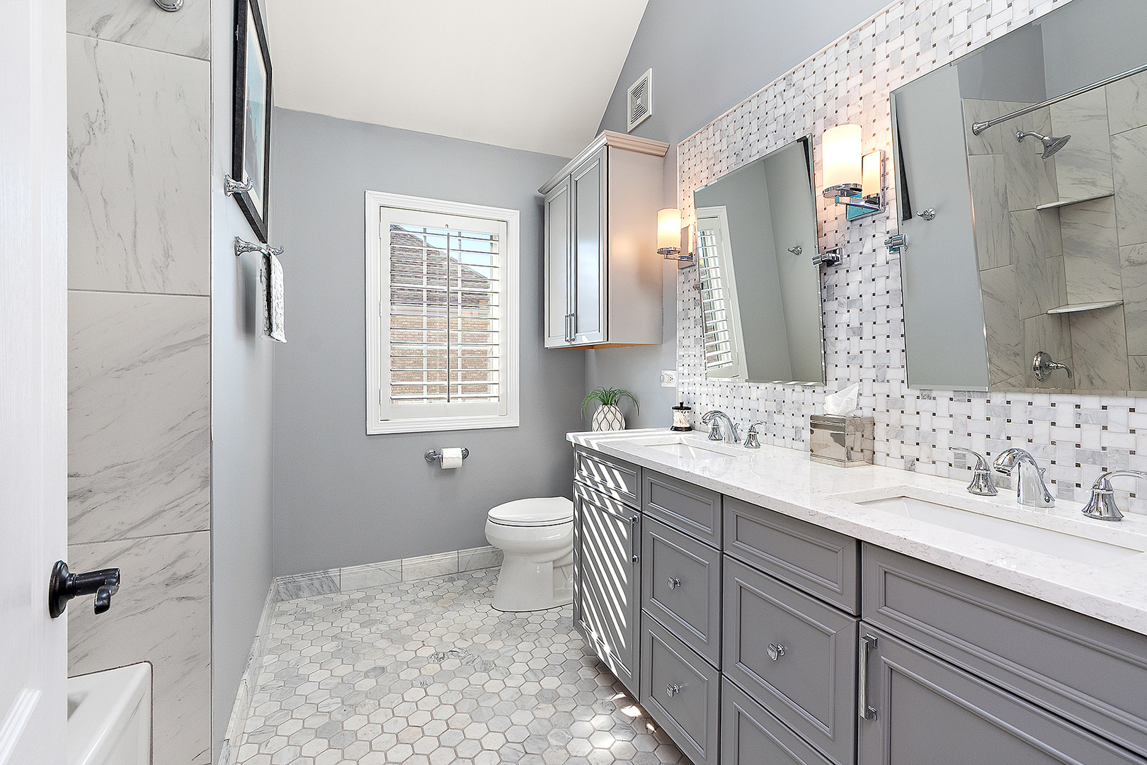 Orland Park, Illinois, 60467, United States, 5 Bedrooms Bedrooms, ,3 BathroomsBathrooms,Residential,For Sale,1937885
