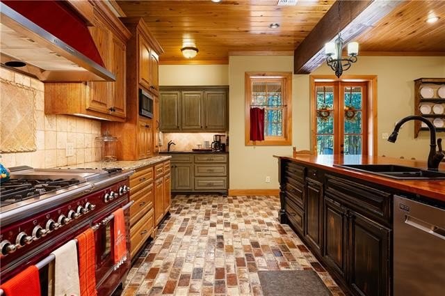 Trout, Louisiana, 71371, United States, 3 Bedrooms Bedrooms, ,4 BathroomsBathrooms,Residential,For Sale,1930680