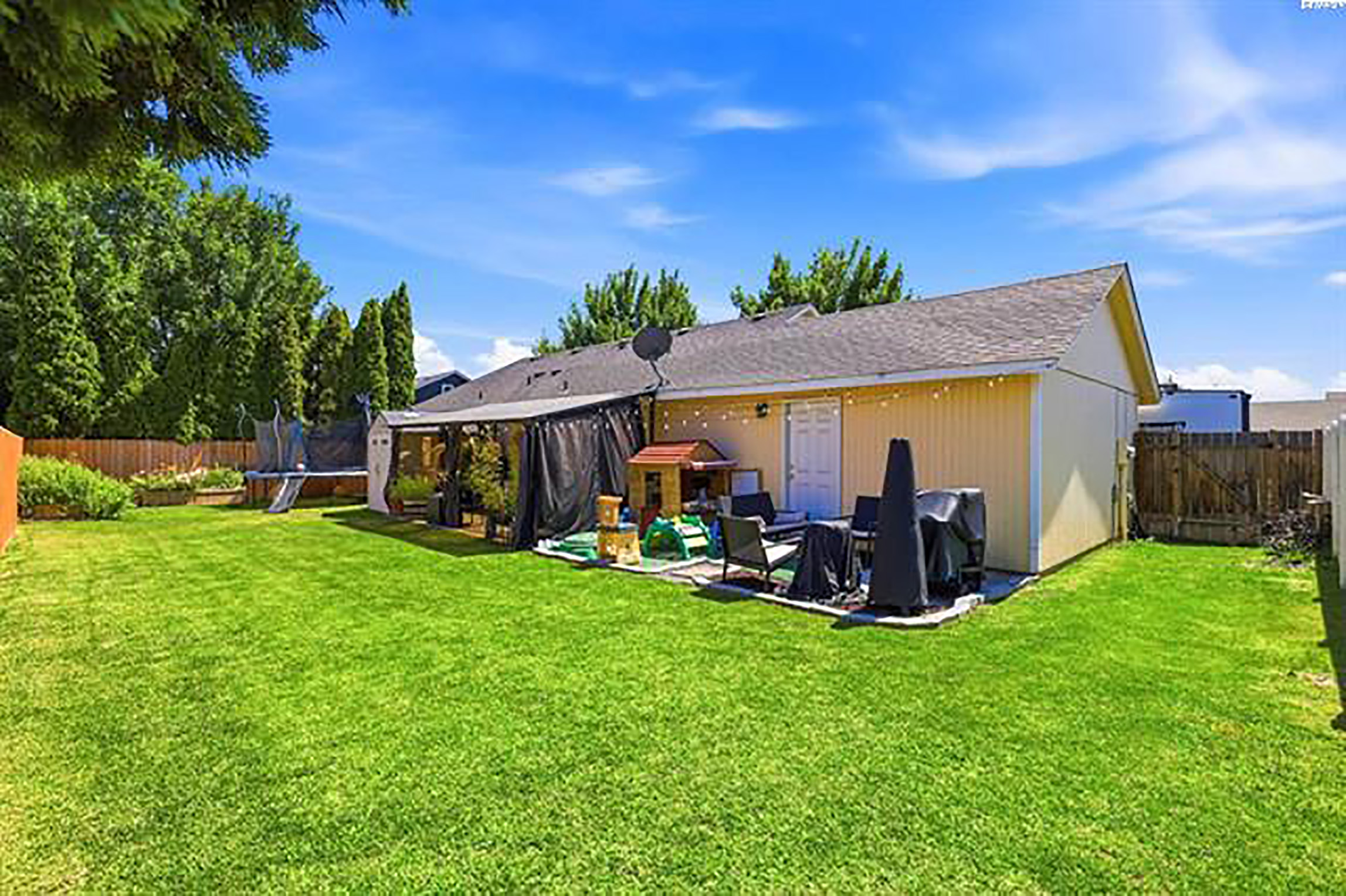  Wonderful 3 Bed Home RV /Boat Parking, Fully Fenced - 物件實景