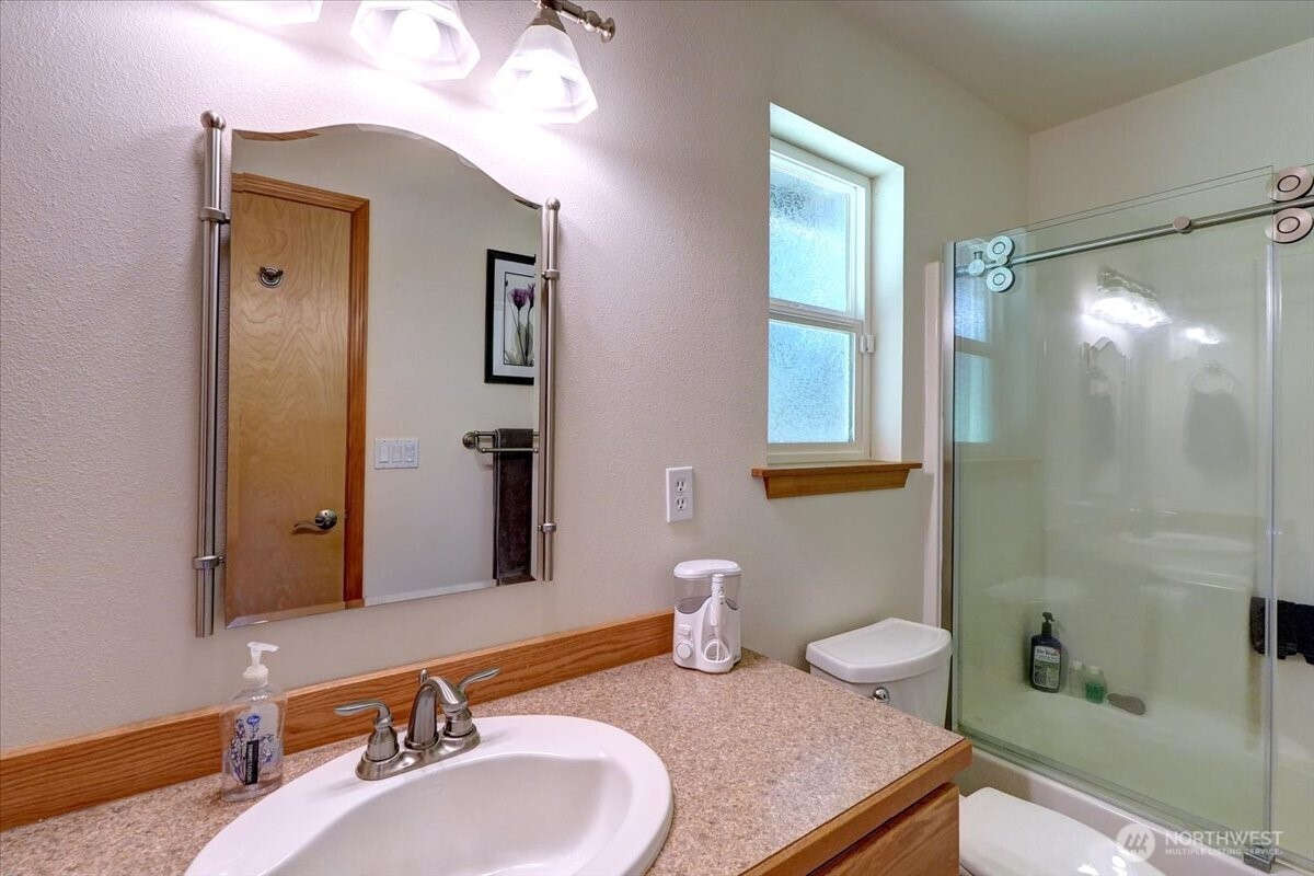 Port Orchard, Washington, 98367, United States, 3 Bedrooms Bedrooms, ,2 BathroomsBathrooms,Residential,For Sale,1828353