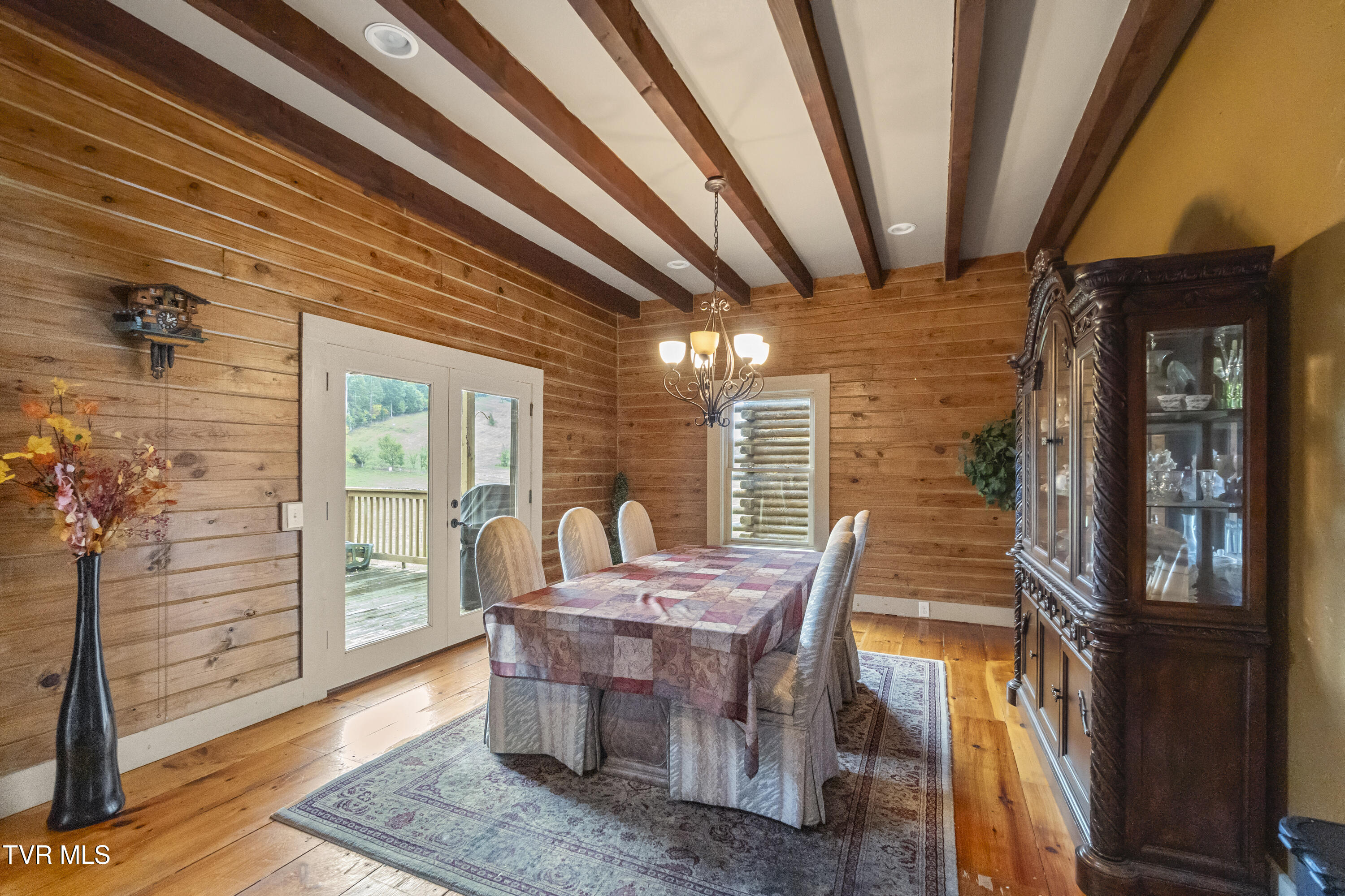 Greeneville, Tennessee, 37745, United States, 5 Bedrooms Bedrooms, ,4 BathroomsBathrooms,Residential,For Sale,1981962