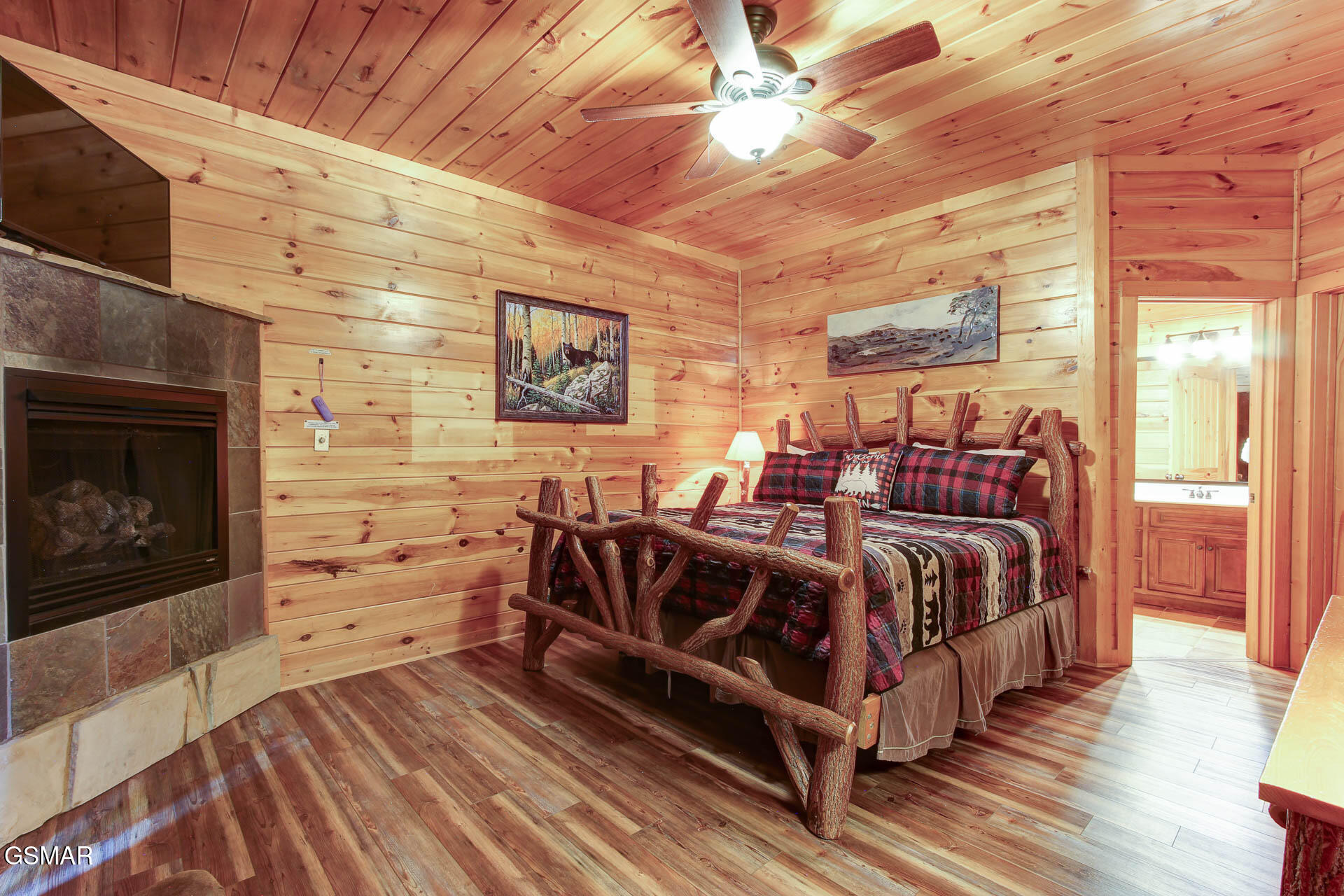 Sevierville, Tennessee, 37876, United States, 3 Bedrooms Bedrooms, ,5 BathroomsBathrooms,Residential,For Sale,1976203