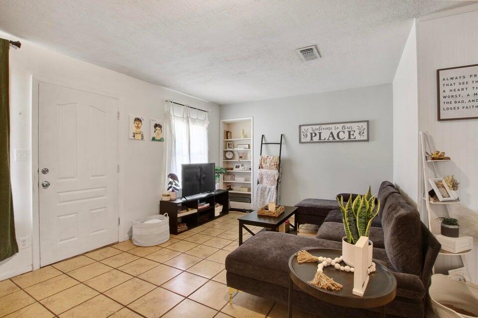 Francis Ave, Leesville, LA 71446 #1