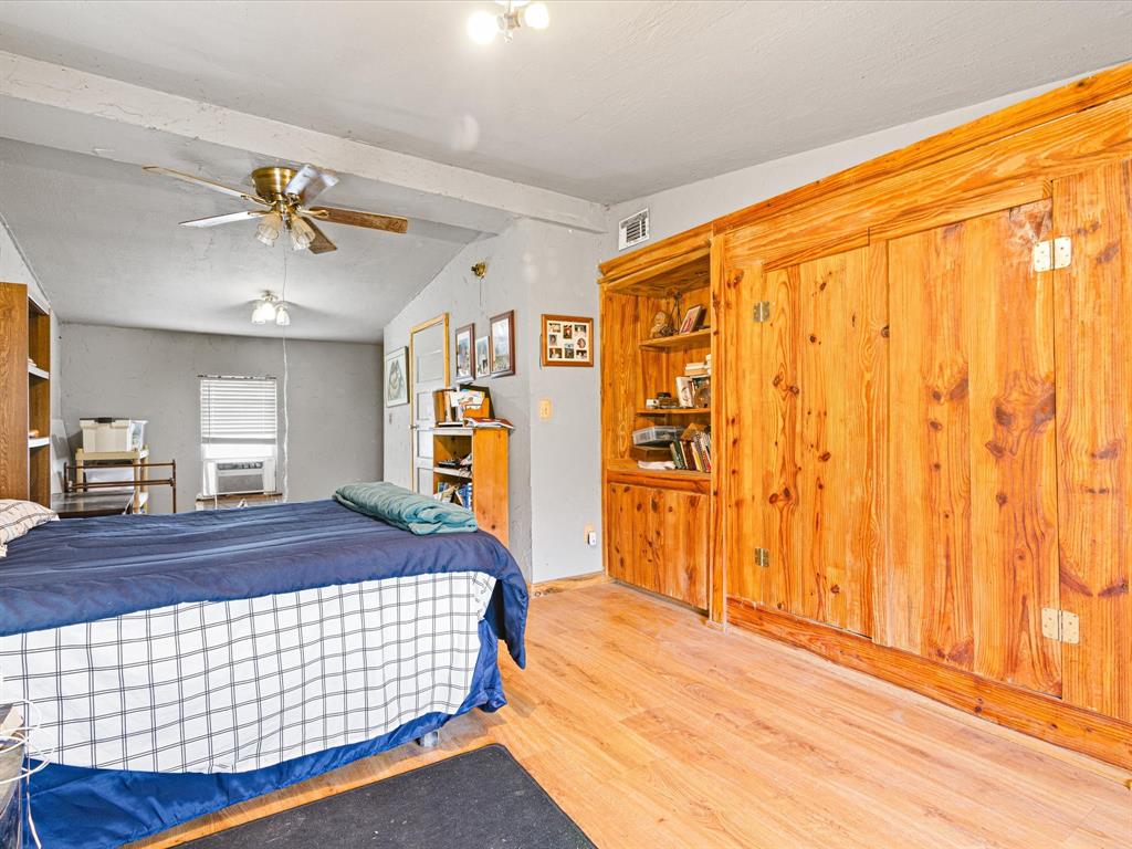 Ennis, Texas, 75119, United States, 3 Bedrooms Bedrooms, ,3 BathroomsBathrooms,Residential,For Sale,1928326