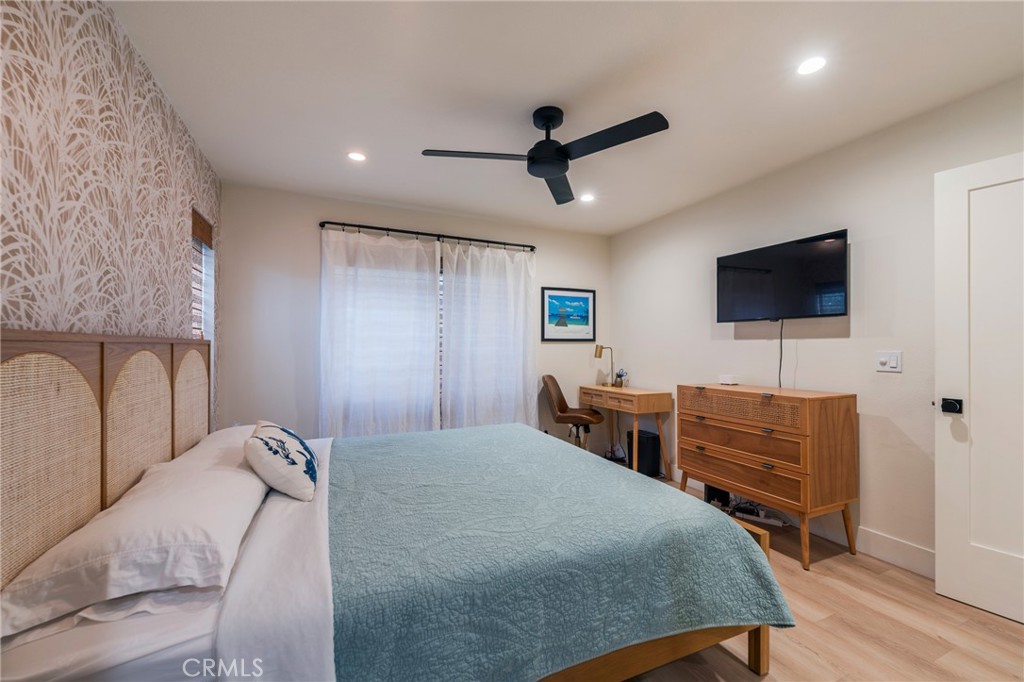 Huntington Beach, California, 92648, United States, 1 Bedroom Bedrooms, ,1 BathroomBathrooms,Residential,For Sale,1969398