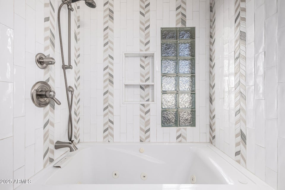 Mesa, Arizona, 85203, United States, 4 Bedrooms Bedrooms, ,3 BathroomsBathrooms,Residential,For Sale,2001471