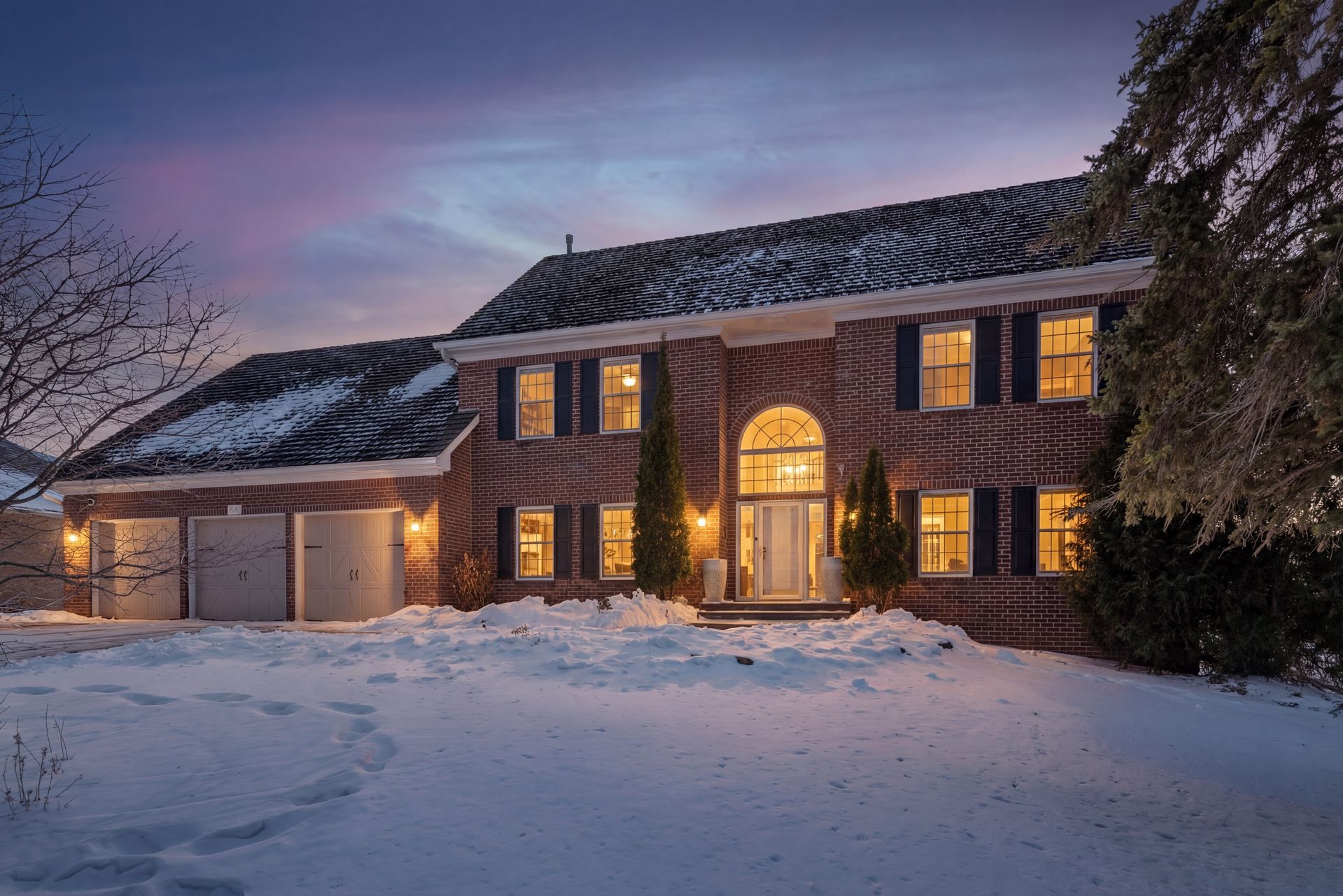  Serene Pondside Living in Edina Spacious Two-Story - 物件實景