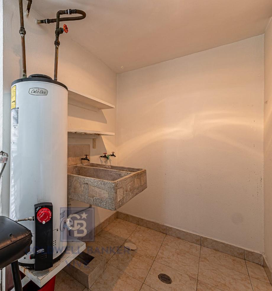 Rio Panuco, Cuauhtémoc, Ciudad de México, 06500, Mexico, 2 Bedrooms Bedrooms, ,2 BathroomsBathrooms,Residential,For Sale,Rio Panuco,1676779