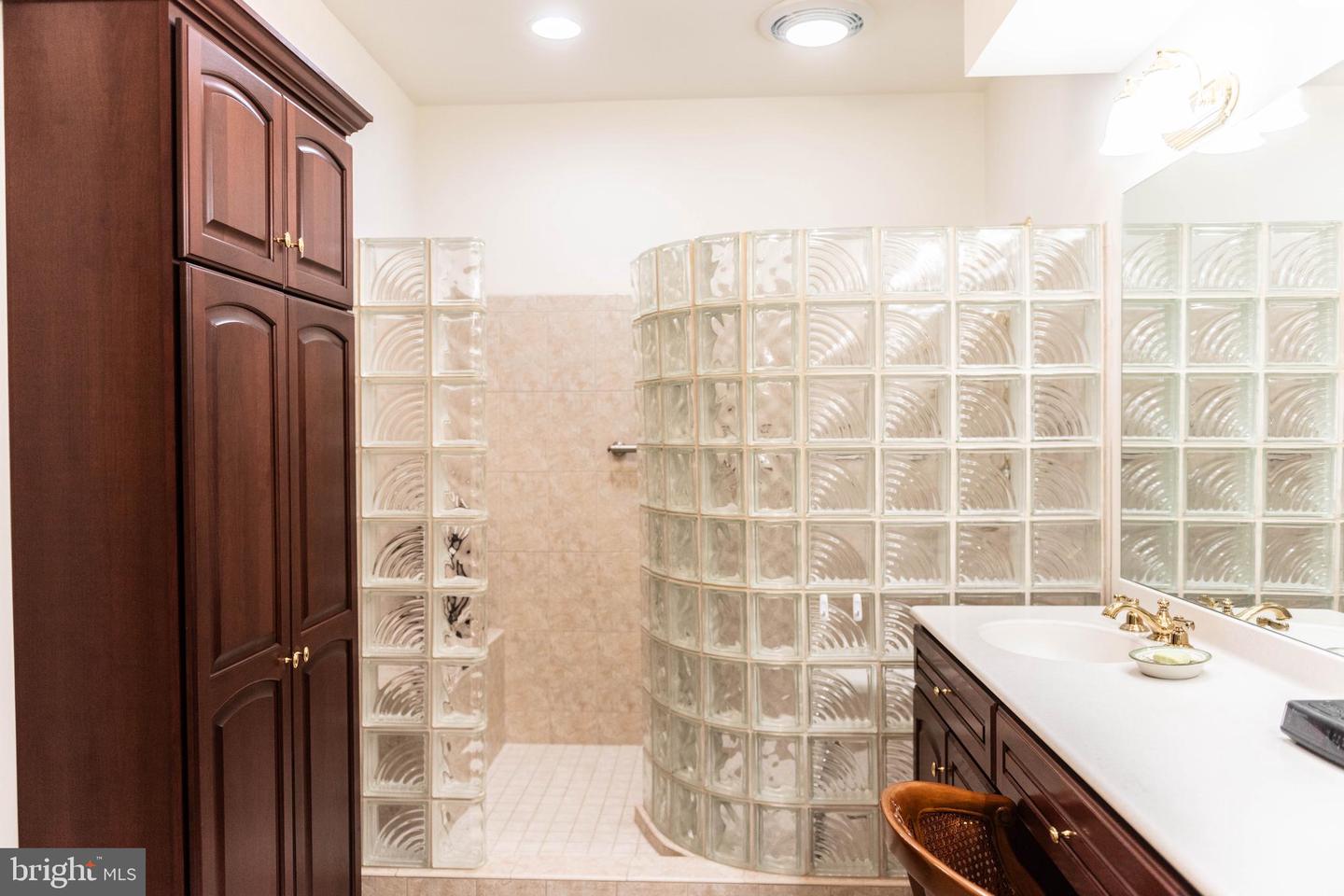 Hershey, Pennsylvania, 17033, United States, 2 Bedrooms Bedrooms, ,3 BathroomsBathrooms,Residential,For Sale,1933018