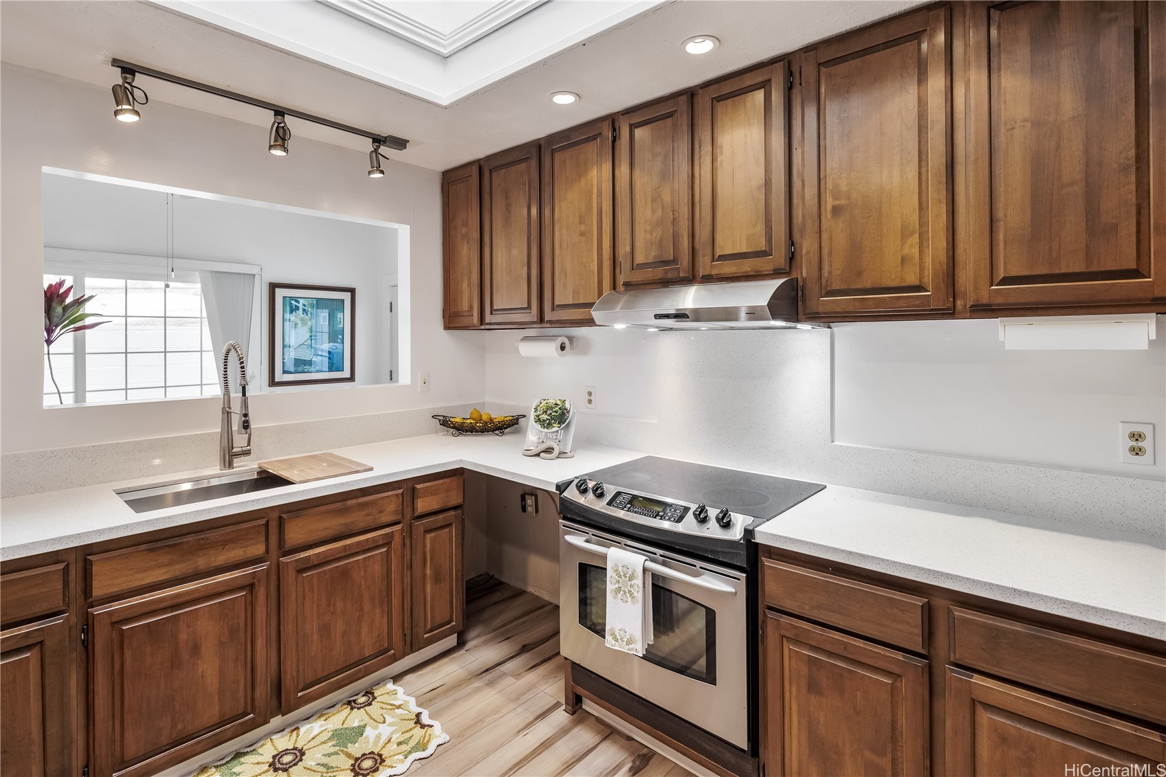 Honolulu, Hawaii, 96825, United States, 3 Bedrooms Bedrooms, ,3 BathroomsBathrooms,Residential,For Sale,1987941