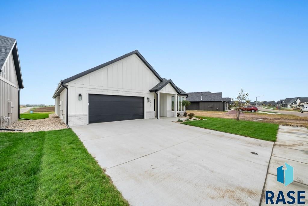 Sioux Falls, South Dakota, 57110, United States, 2 Bedrooms Bedrooms, ,2 BathroomsBathrooms,Residential,For Sale,2005980