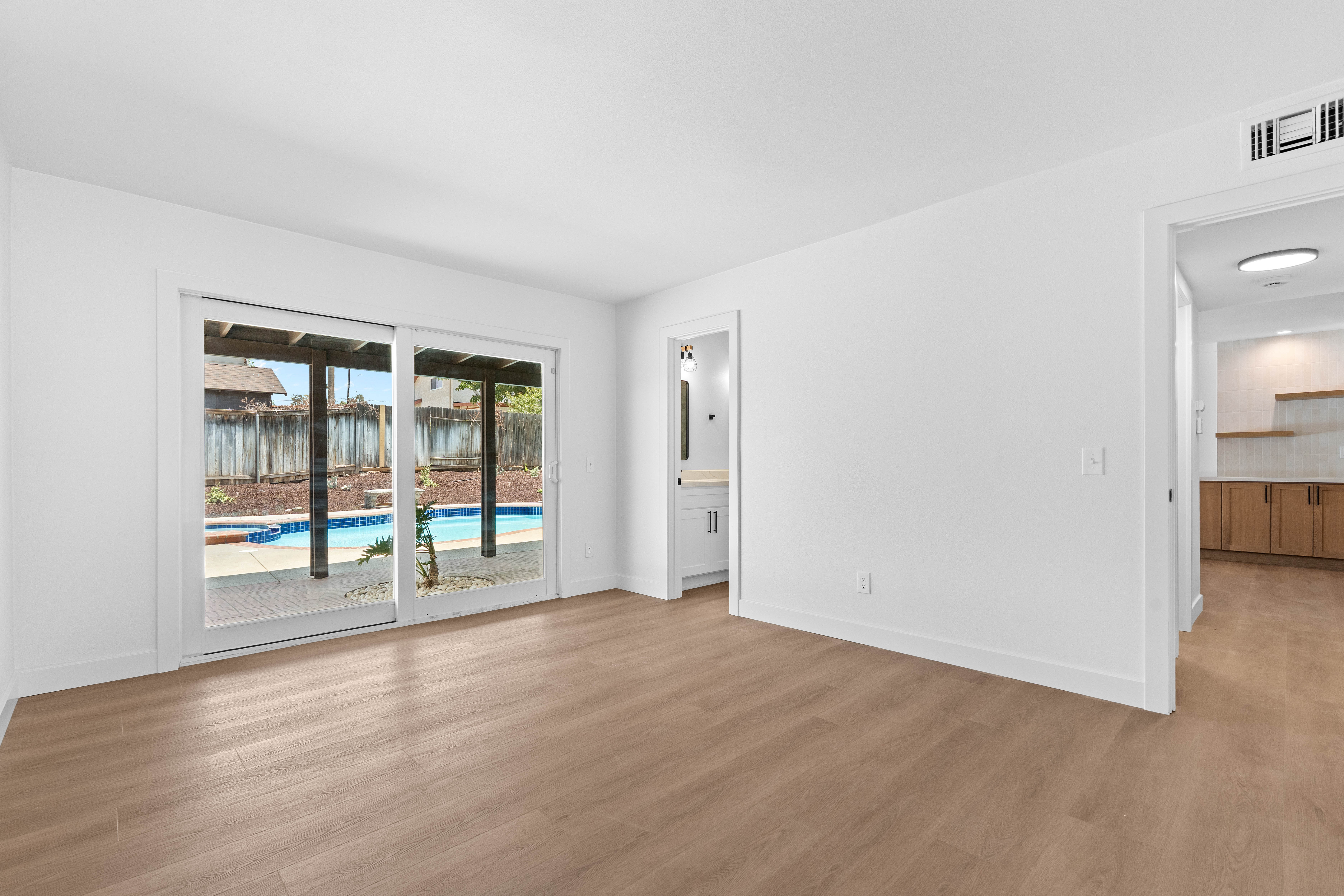  2463 Falling Oak Drive, Riverside, CA 92506 - 物件實景