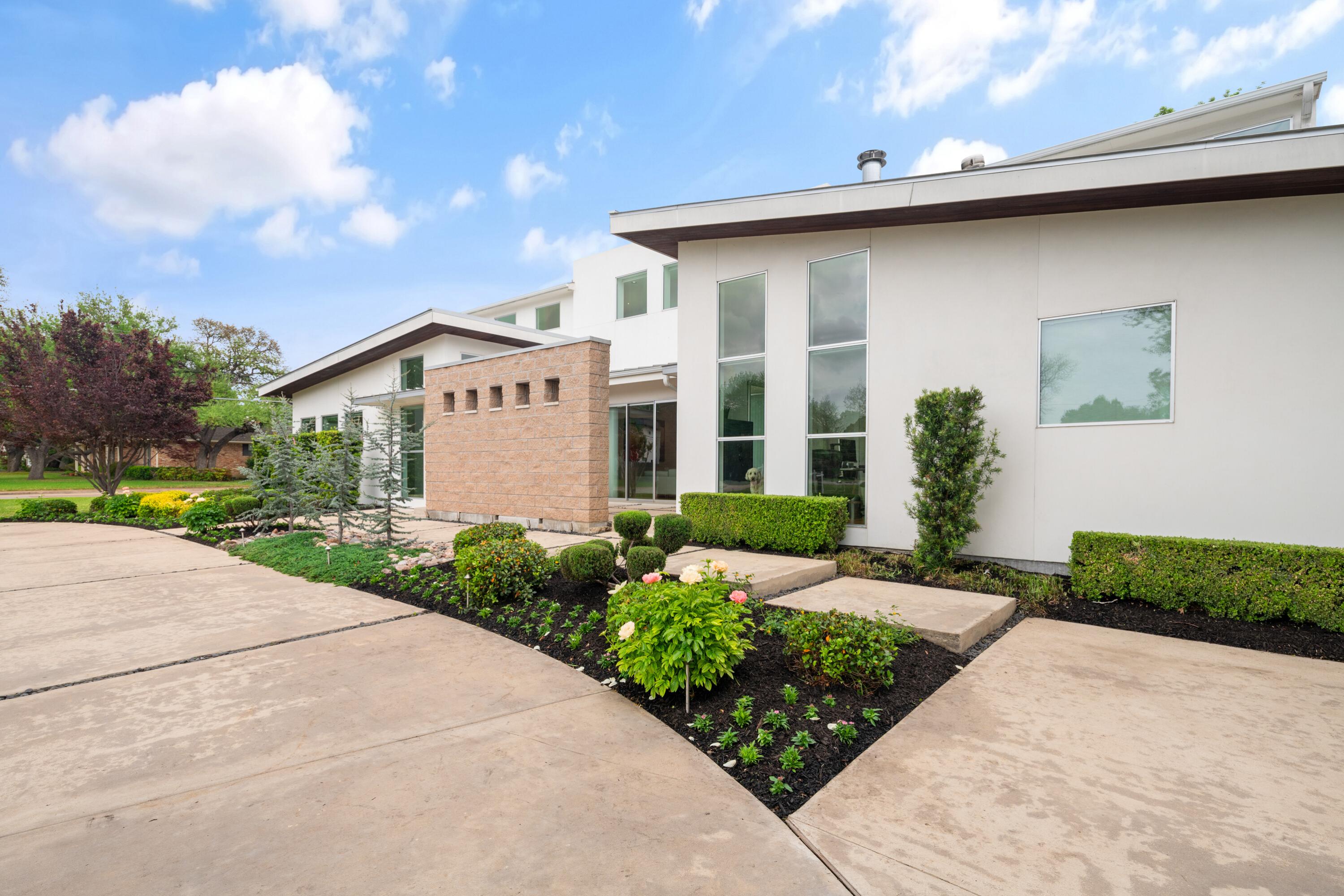  Modern, Distinctive, and Thoughtfully Designed in Melshire Estates - 物件實景