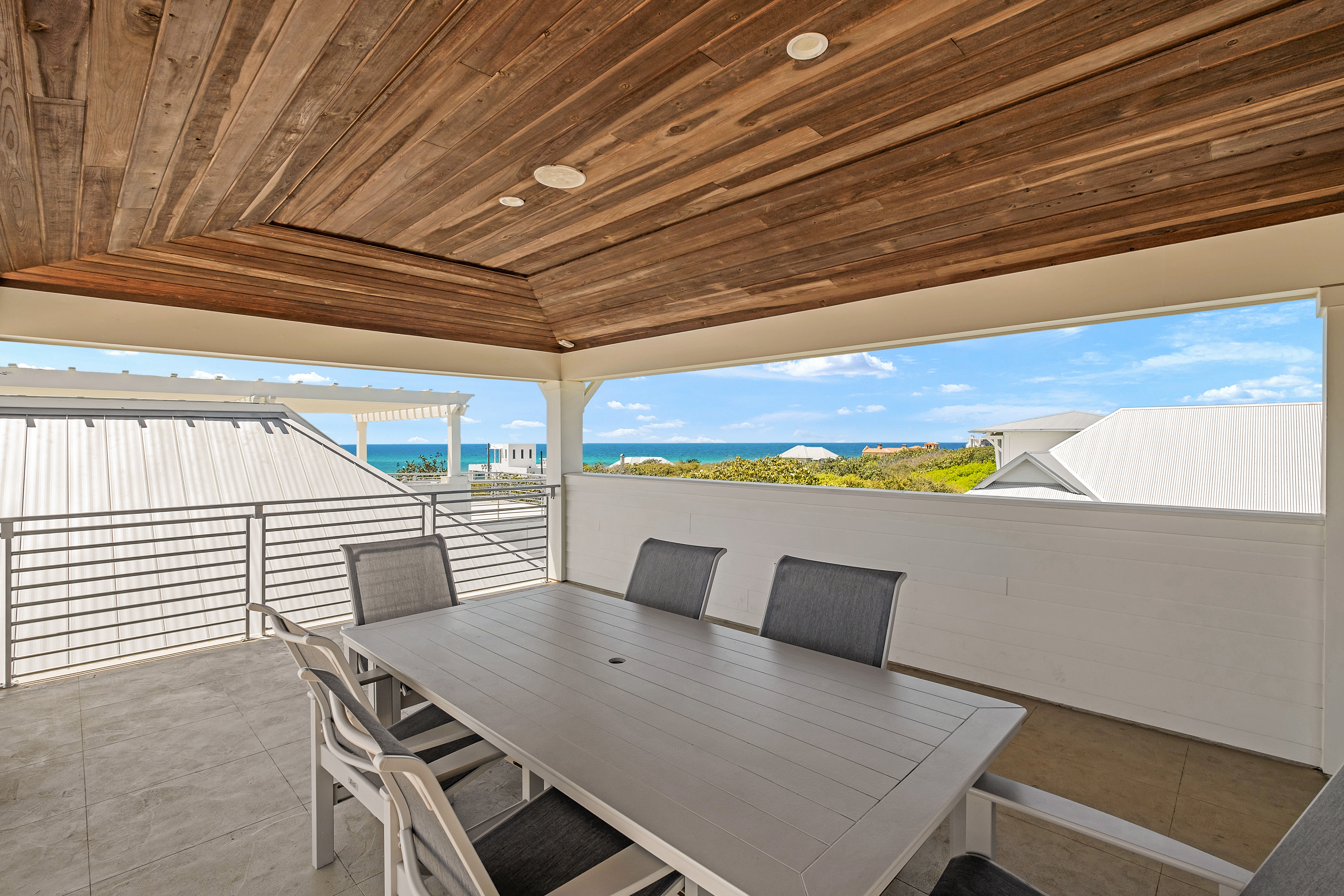  Elegant Retreat With Private Pool And Rooftop Deck Near Beach Access - 物件實景