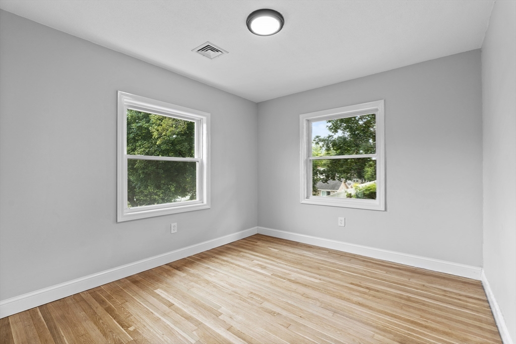 Lynn, Massachusetts, 01904, United States, 4 Bedrooms Bedrooms, ,2 BathroomsBathrooms,Residential,For Sale,1944946