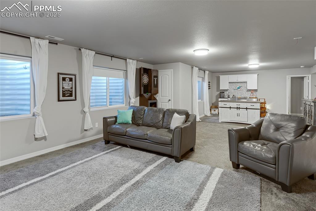 Monument, Colorado, 80132, United States, 5 Bedrooms Bedrooms, ,3 BathroomsBathrooms,Residential,For Sale,1875210
