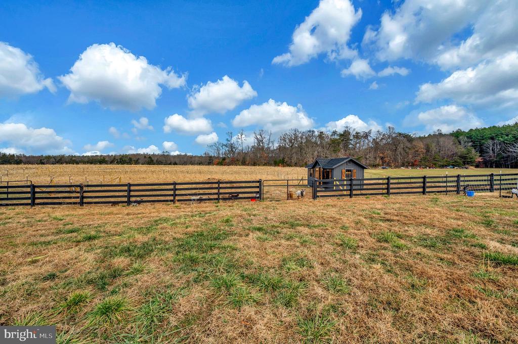 Bealeton, Virginia, 22712, United States, 4 Bedrooms Bedrooms, ,3 BathroomsBathrooms,Residential,For Sale,2002871