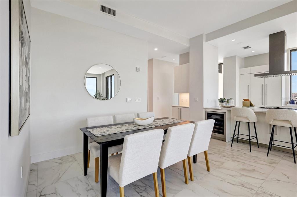 Sarasota, Florida, 34236, United States, 3 Bedrooms Bedrooms, ,4 BathroomsBathrooms,Residential,For Sale,1828539