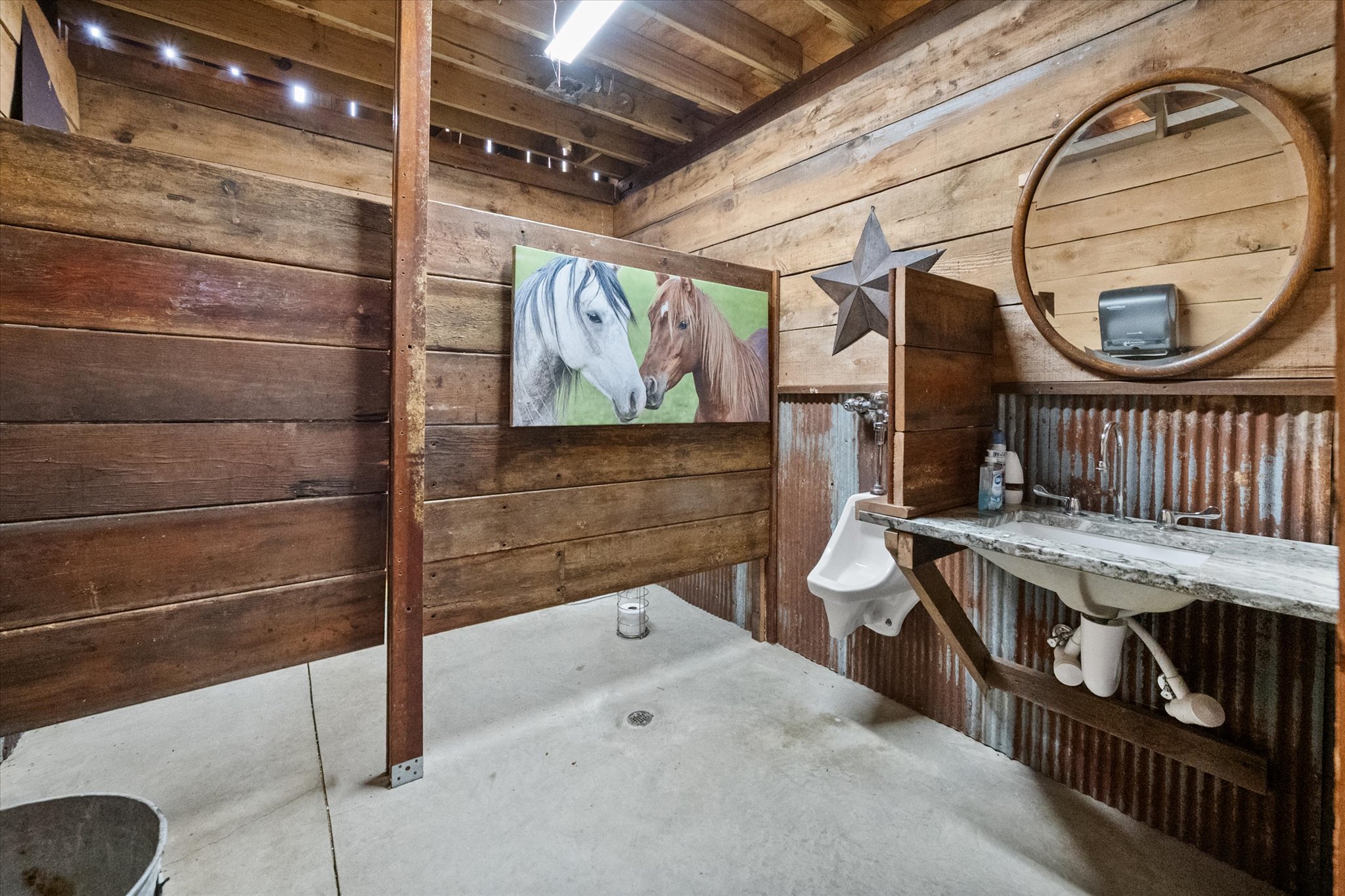 Shelbyville, Kentucky, 40065, United States, 4 Bedrooms Bedrooms, ,3 BathroomsBathrooms,Residential,For Sale,1986481