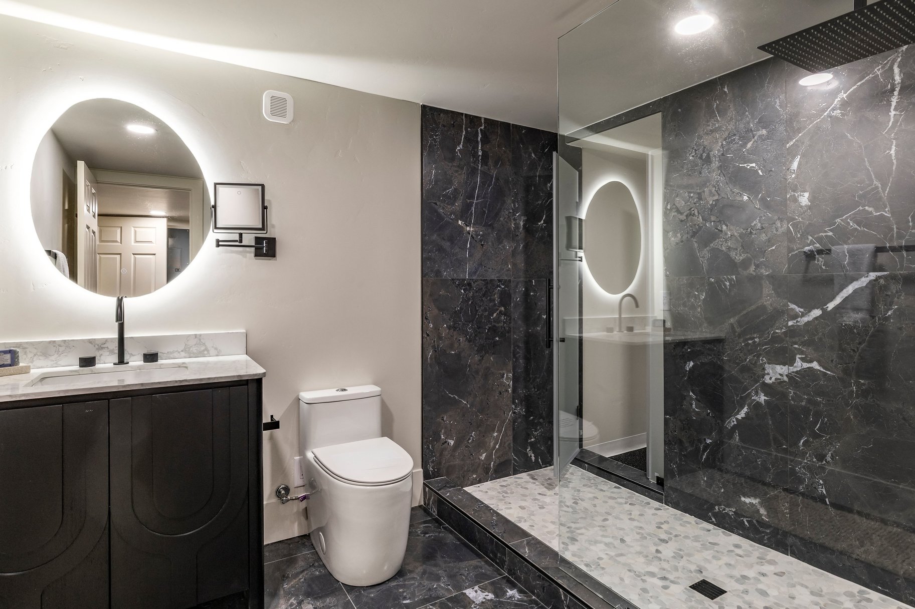  Fully Remodeled Entertainer