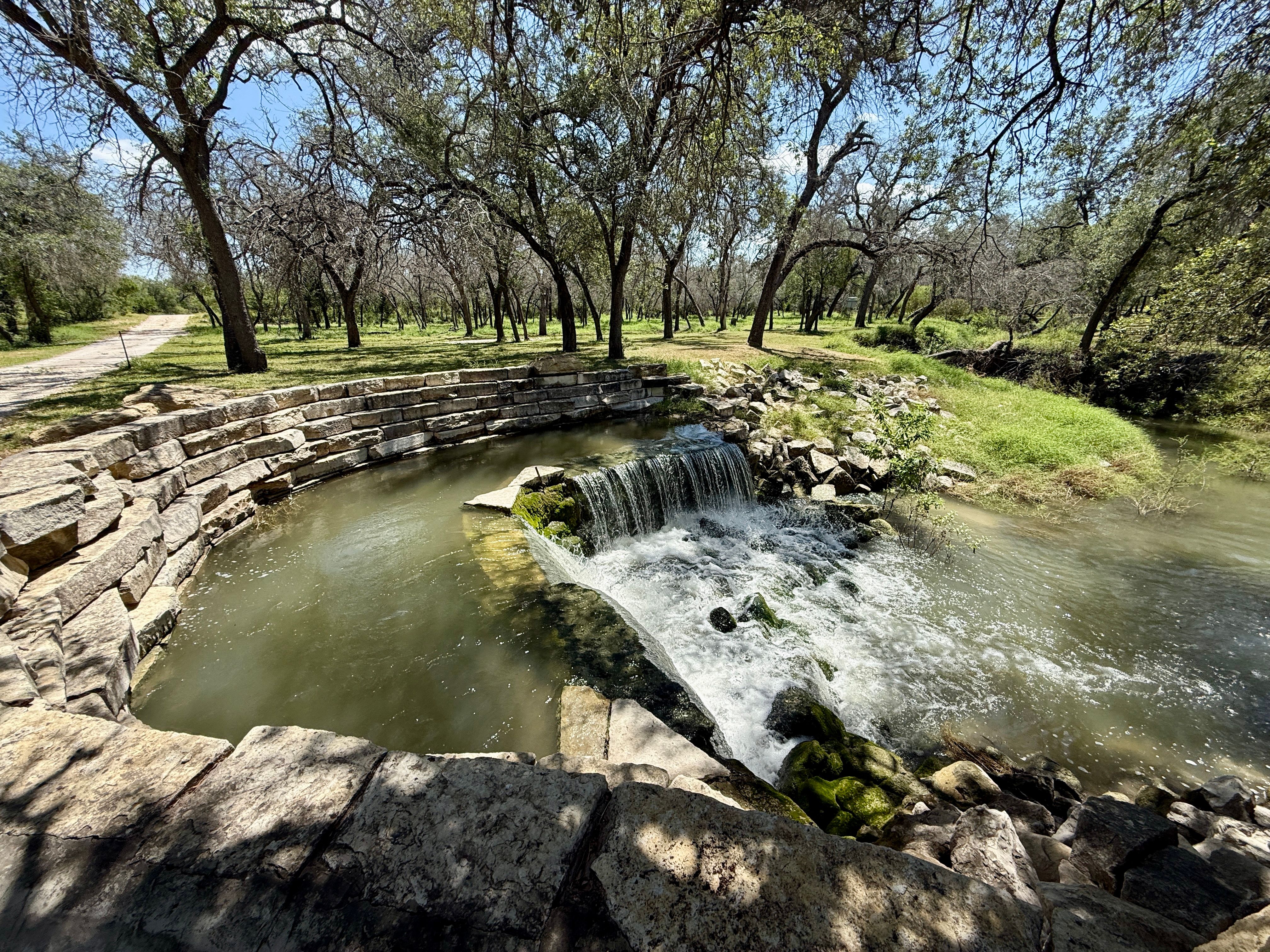  7, 902 +/- Las Moras Creek - 物件實景