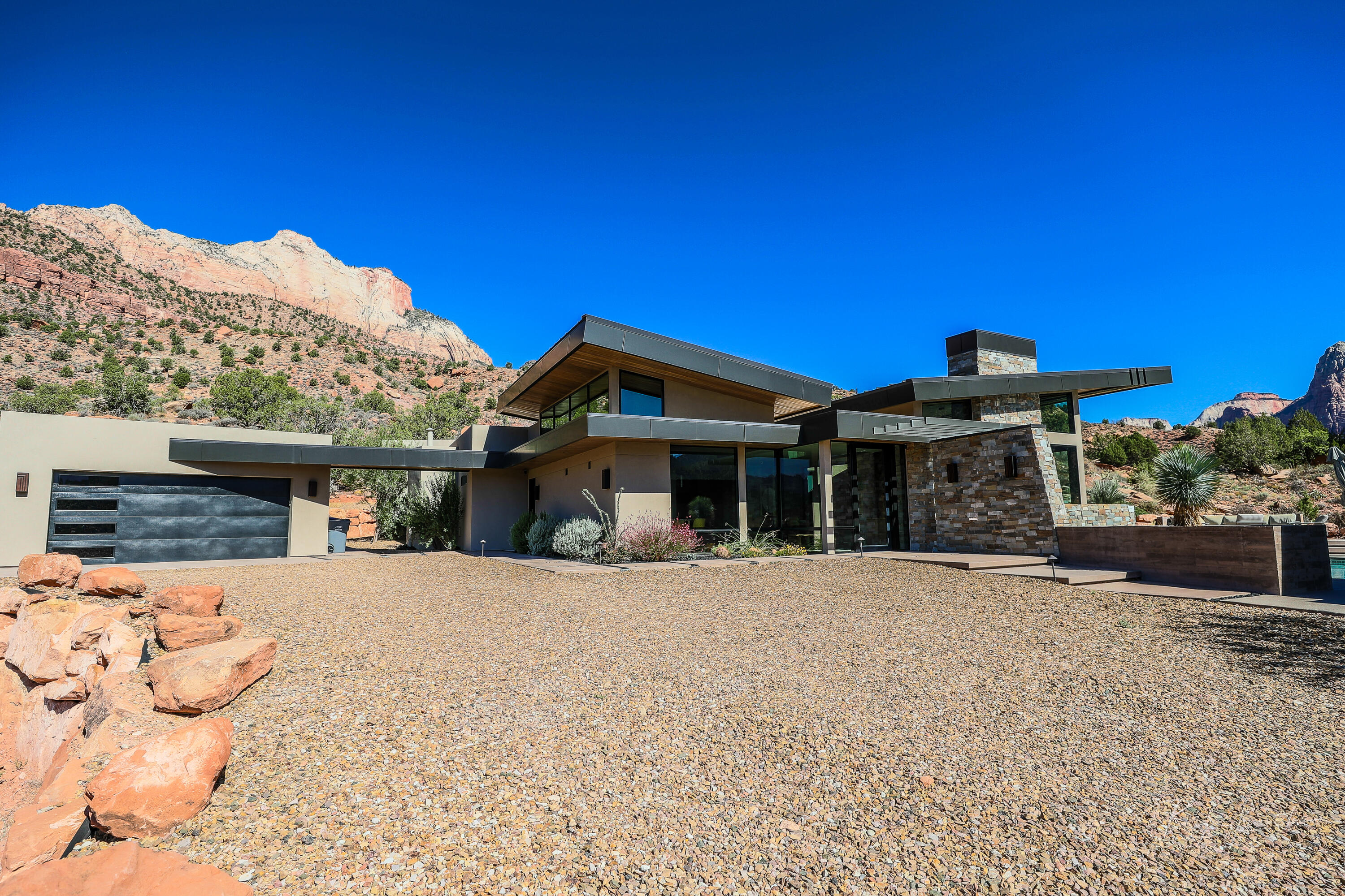 Springdale, Utah, 84767, United States, 4 Bedrooms Bedrooms, ,Residential,For Sale,1991496