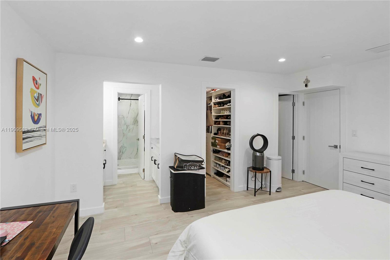 Miami, Florida, 33155, United States, 4 Bedrooms Bedrooms, ,4 BathroomsBathrooms,Residential,For Sale,1987905