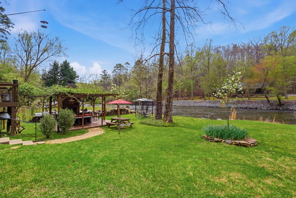 Ellijay, Georgia, 30540, United States, 3 Bedrooms Bedrooms, ,3 BathroomsBathrooms,Residential,For Sale,2034998