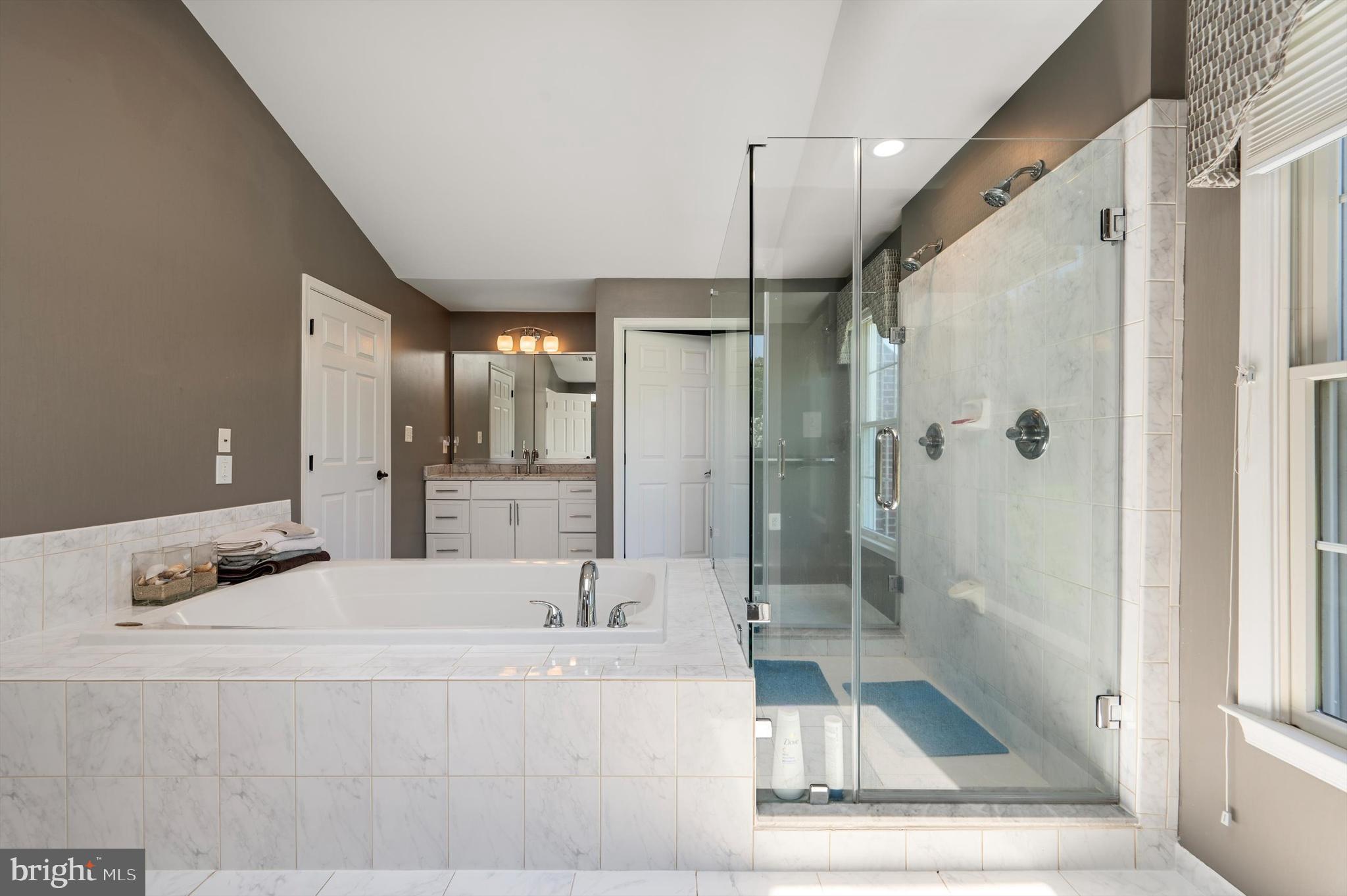 Leesburg, Virginia, 20175, United States, 4 Bedrooms Bedrooms, ,6 BathroomsBathrooms,Residential,For Sale,1975882