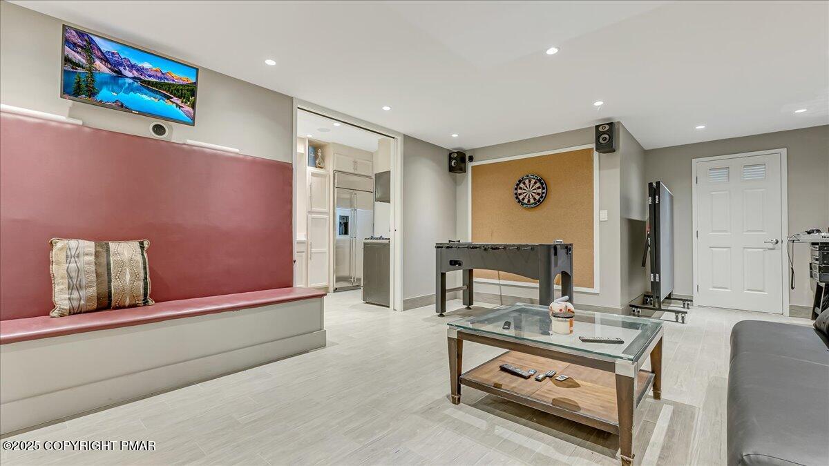 East Stroudsburg, Pennsylvania, 18302, United States, 5 Bedrooms Bedrooms, ,4 BathroomsBathrooms,Residential,For Sale,1980579