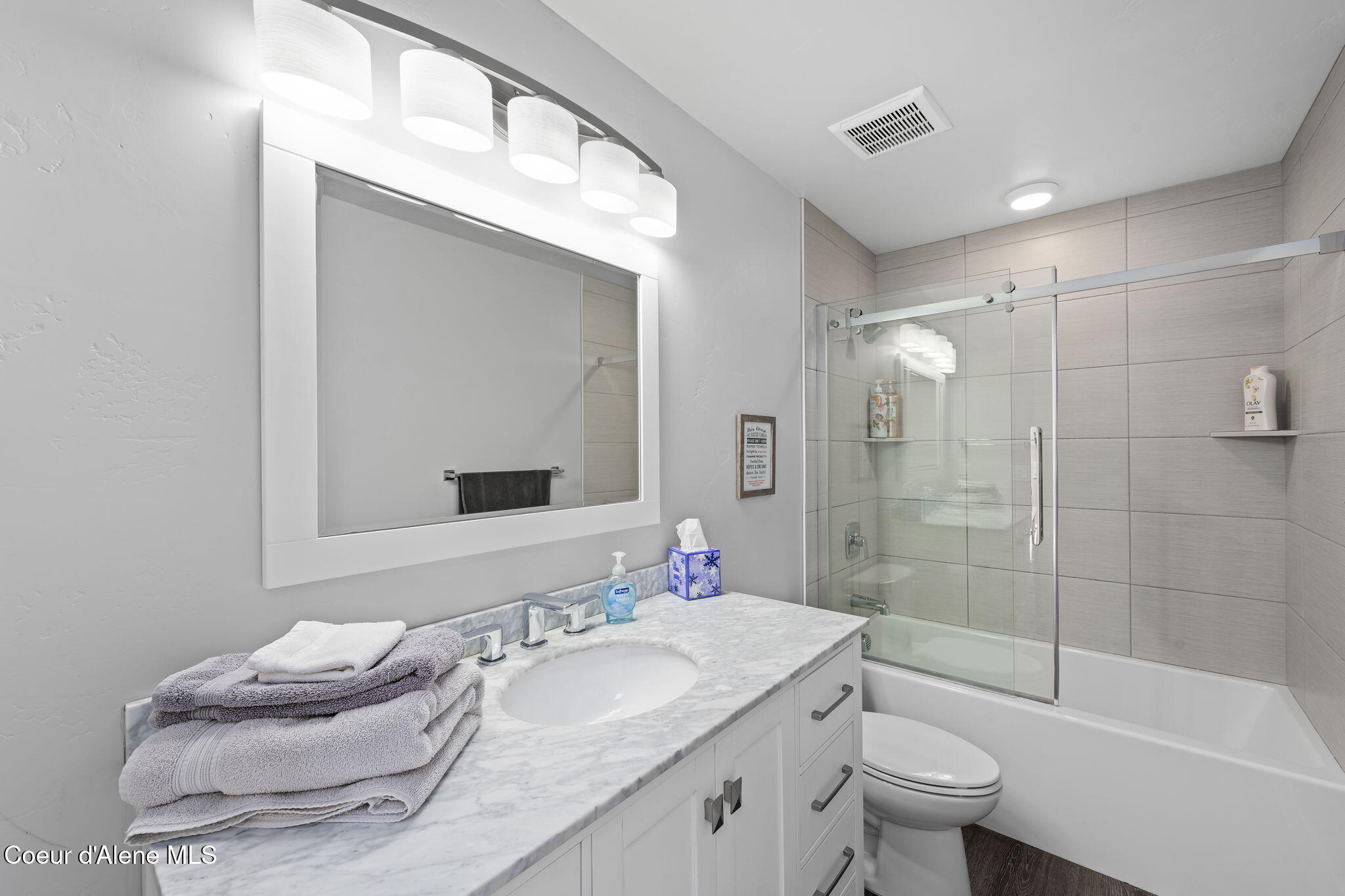 Coeur d'Alene, Idaho, 83814, United States, 2 Bedrooms Bedrooms, ,2 BathroomsBathrooms,Residential,For Sale,1920306