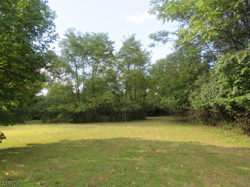 Piscataway Twp., New Jersey, 08854, United States, 3 Bedrooms Bedrooms, ,2 BathroomsBathrooms,Residential,For Sale,1949354