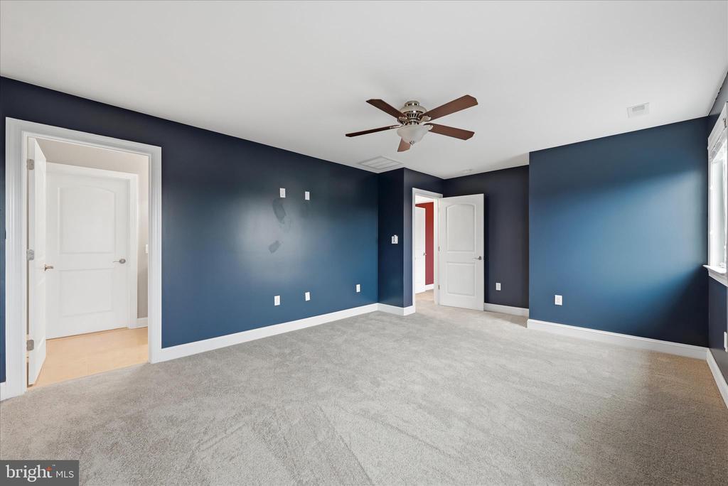 Winchester, Virginia, 22602, United States, 6 Bedrooms Bedrooms, ,5 BathroomsBathrooms,Residential,For Sale,2032756