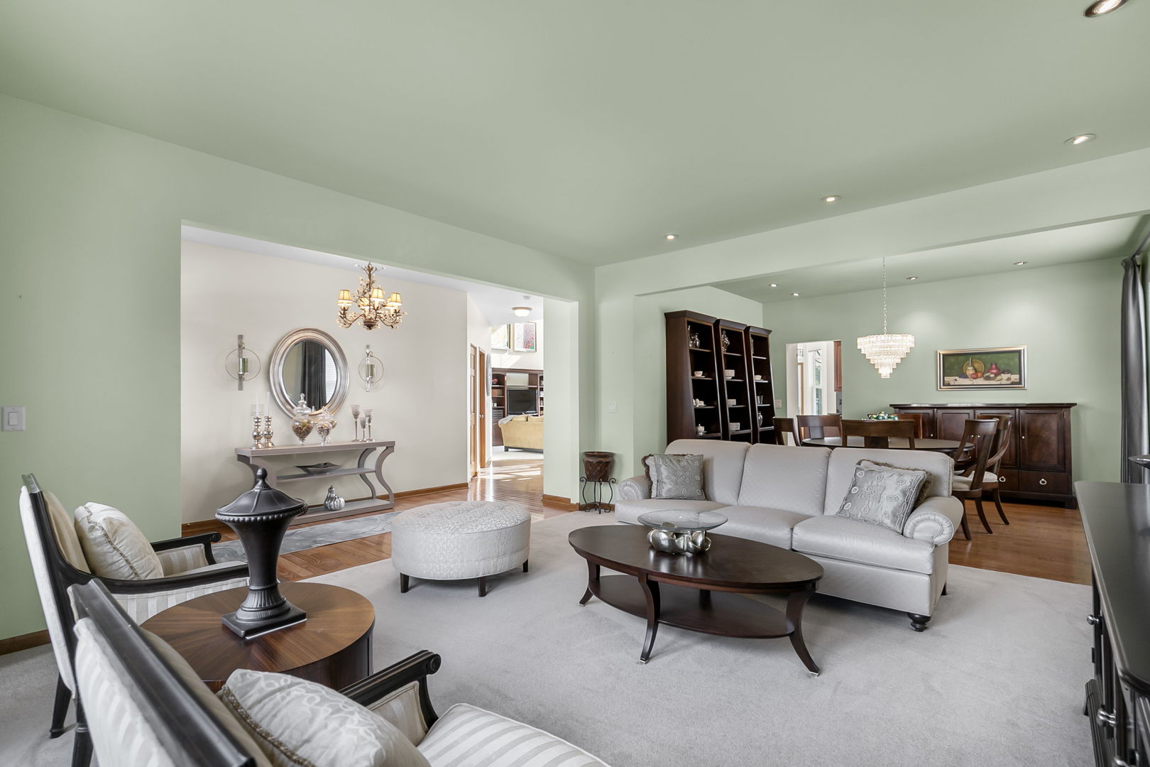 Antioch, Illinois, 60002, United States, 4 Bedrooms Bedrooms, ,4 BathroomsBathrooms,Residential,For Sale,1988029