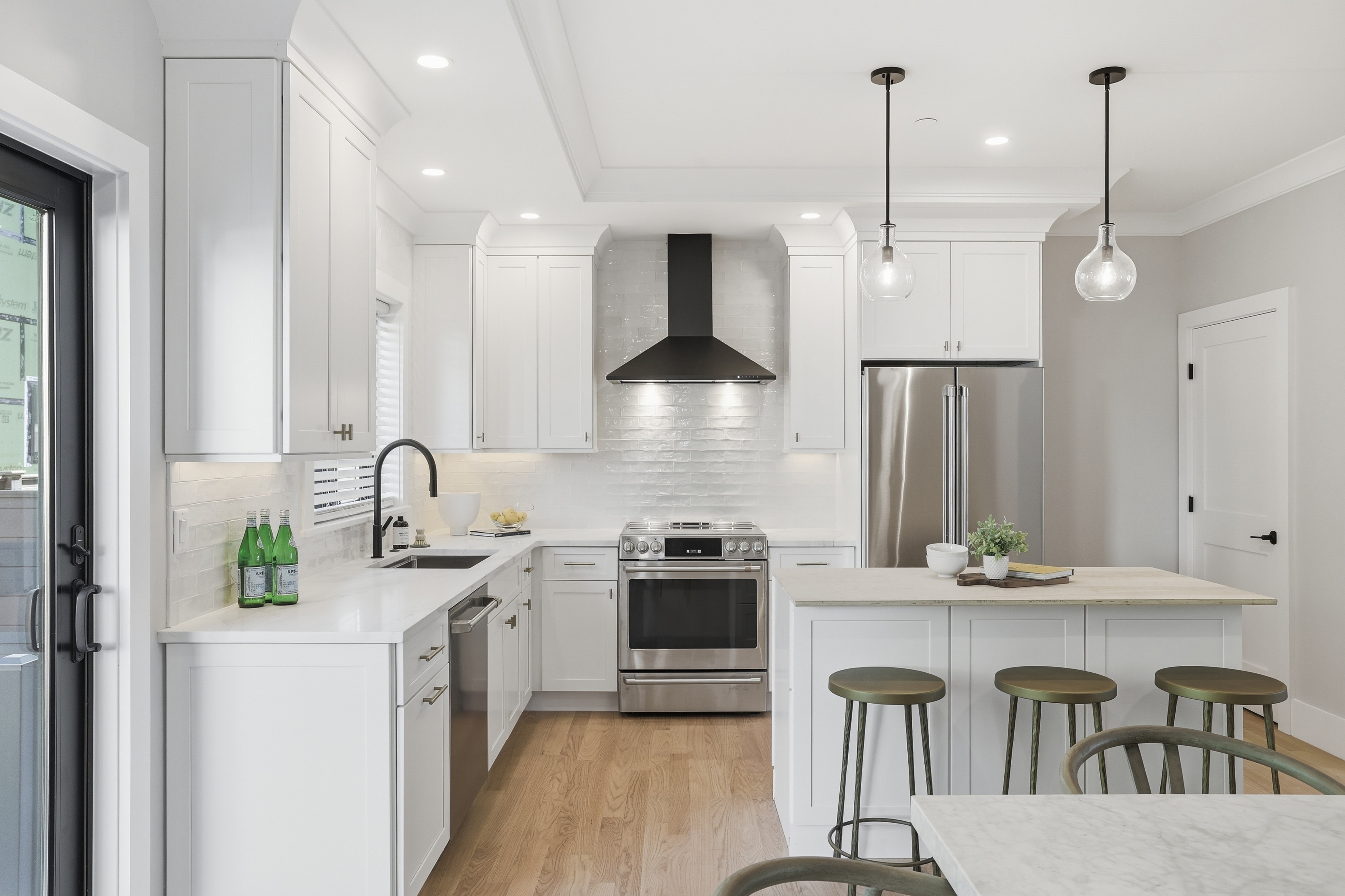  36 Loomis Street, Bedford, MA 01730 - 物件實景