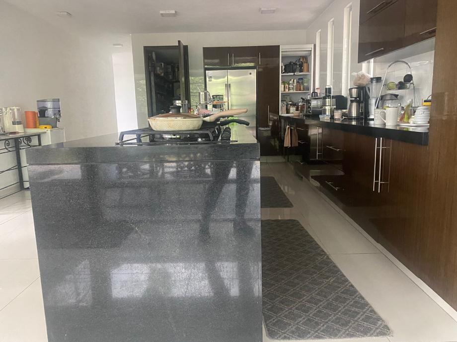 Calzada de los LLorones, Atizapán de Zaragoza, Estado de méxico, 52936, Mexico, 4 Bedrooms Bedrooms, ,5 BathroomsBathrooms,Residential,For Sale,Calzada de los LLorones,1623080