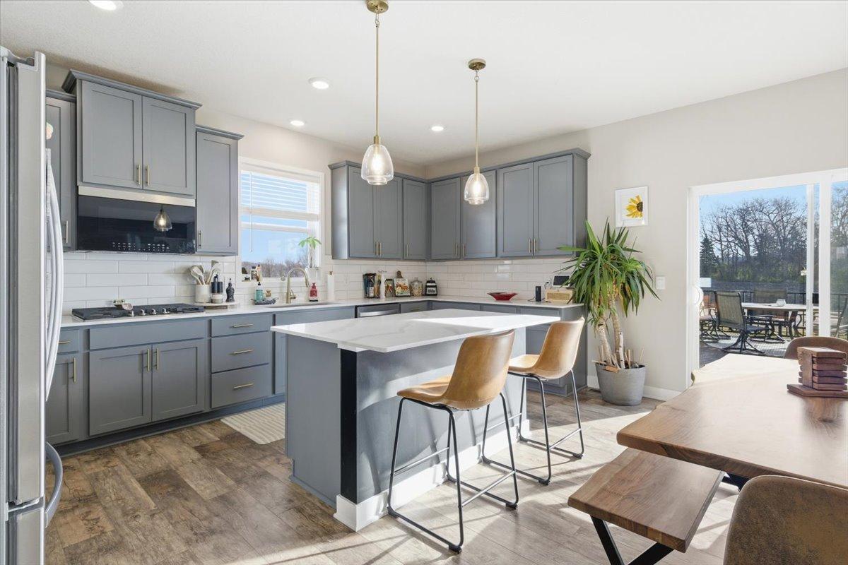 Prior Lake, Minnesota, 55352, United States, 5 Bedrooms Bedrooms, ,2 BathroomsBathrooms,Residential,For Sale,2000604