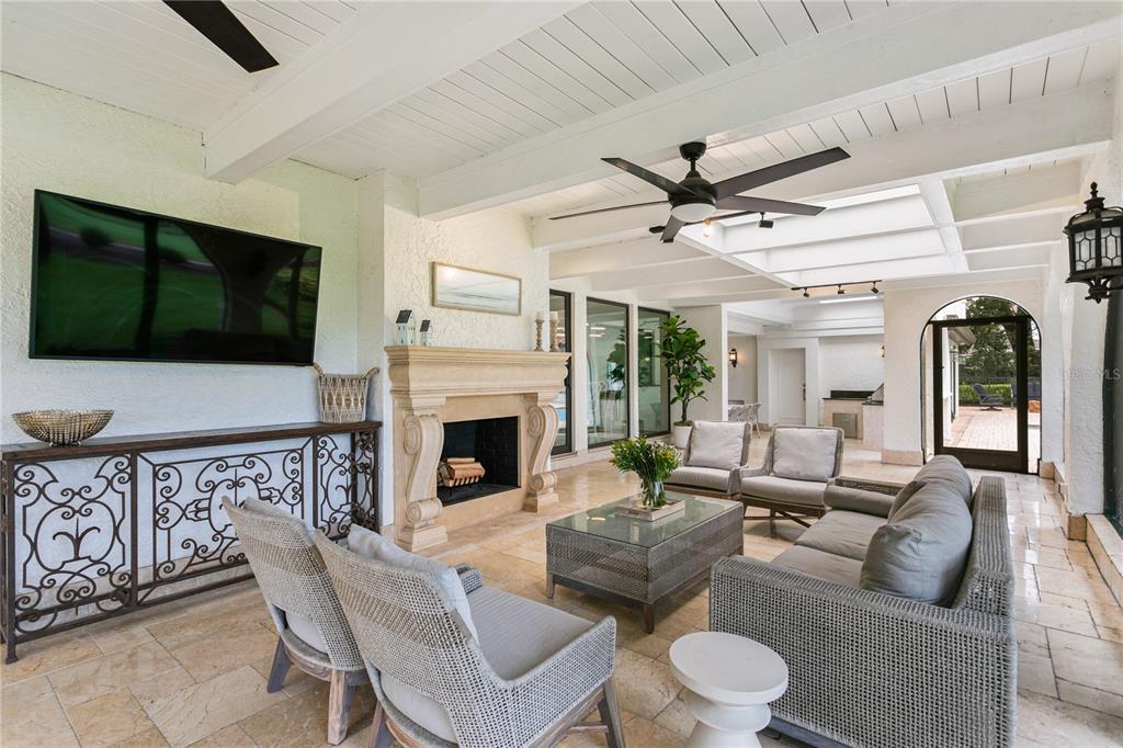 Tampa, Florida, 33613, United States, 7 Bedrooms Bedrooms, ,8 BathroomsBathrooms,Residential,For Sale,1979226