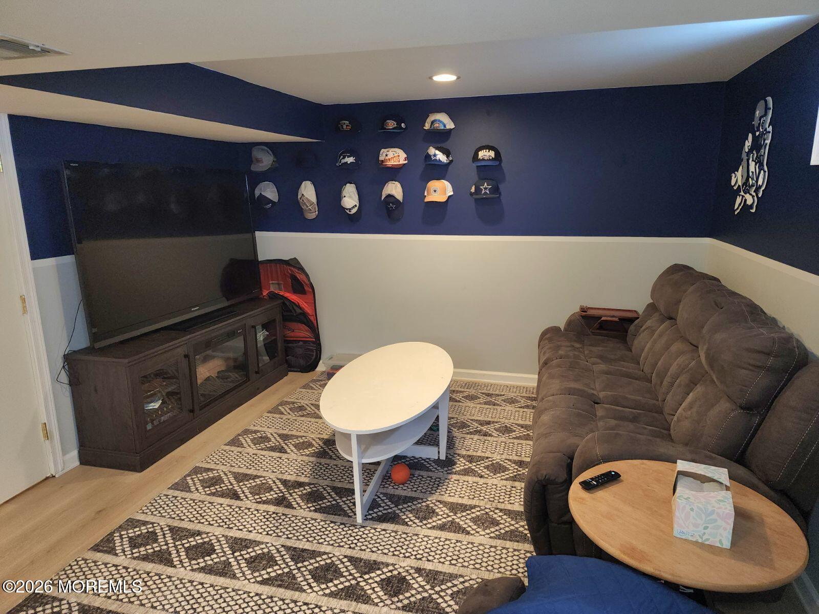 Belford, New Jersey, 07718, United States, 3 Bedrooms Bedrooms, ,2 BathroomsBathrooms,Residential,For Sale,2014823