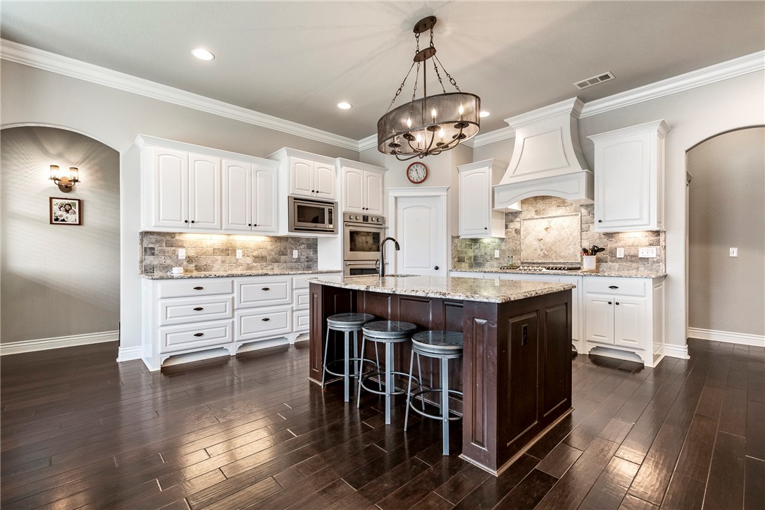 Bentonville, Arkansas, 72712, United States, 5 Bedrooms Bedrooms, ,5 BathroomsBathrooms,Residential,For Sale,1895403