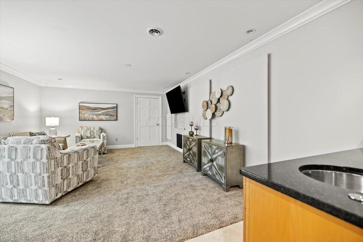 Columbus, Ohio, 43206, United States, 3 Bedrooms Bedrooms, ,4 BathroomsBathrooms,Residential,For Sale,1979603