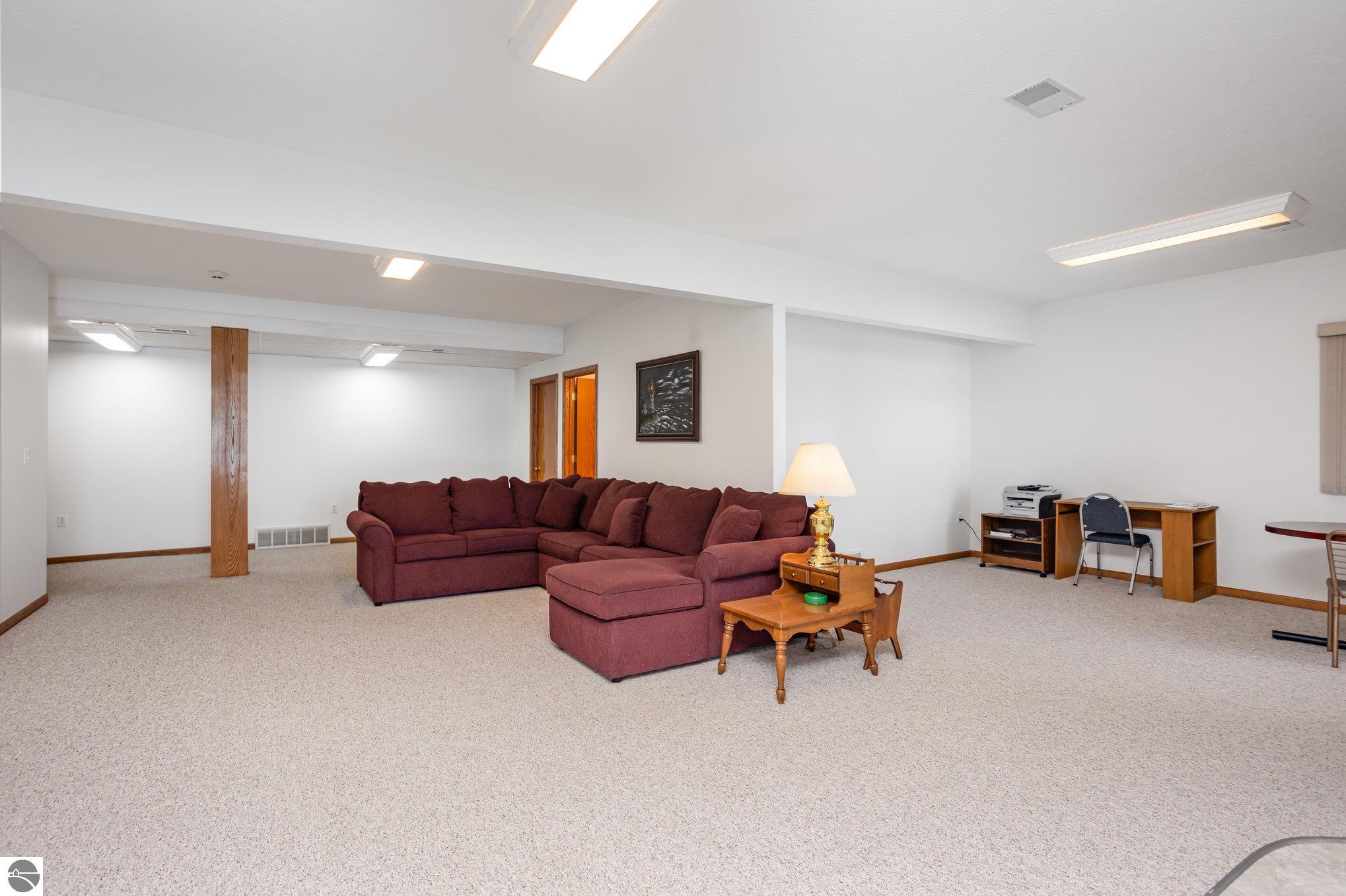 Harrison, Michigan, 48625, United States, 5 Bedrooms Bedrooms, ,4 BathroomsBathrooms,Residential,For Sale,1916275