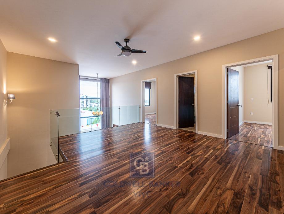 Querétaro, Querétaro, 76220, Mexico, 3 Bedrooms Bedrooms, ,3 BathroomsBathrooms,Residential,For Sale,1994389