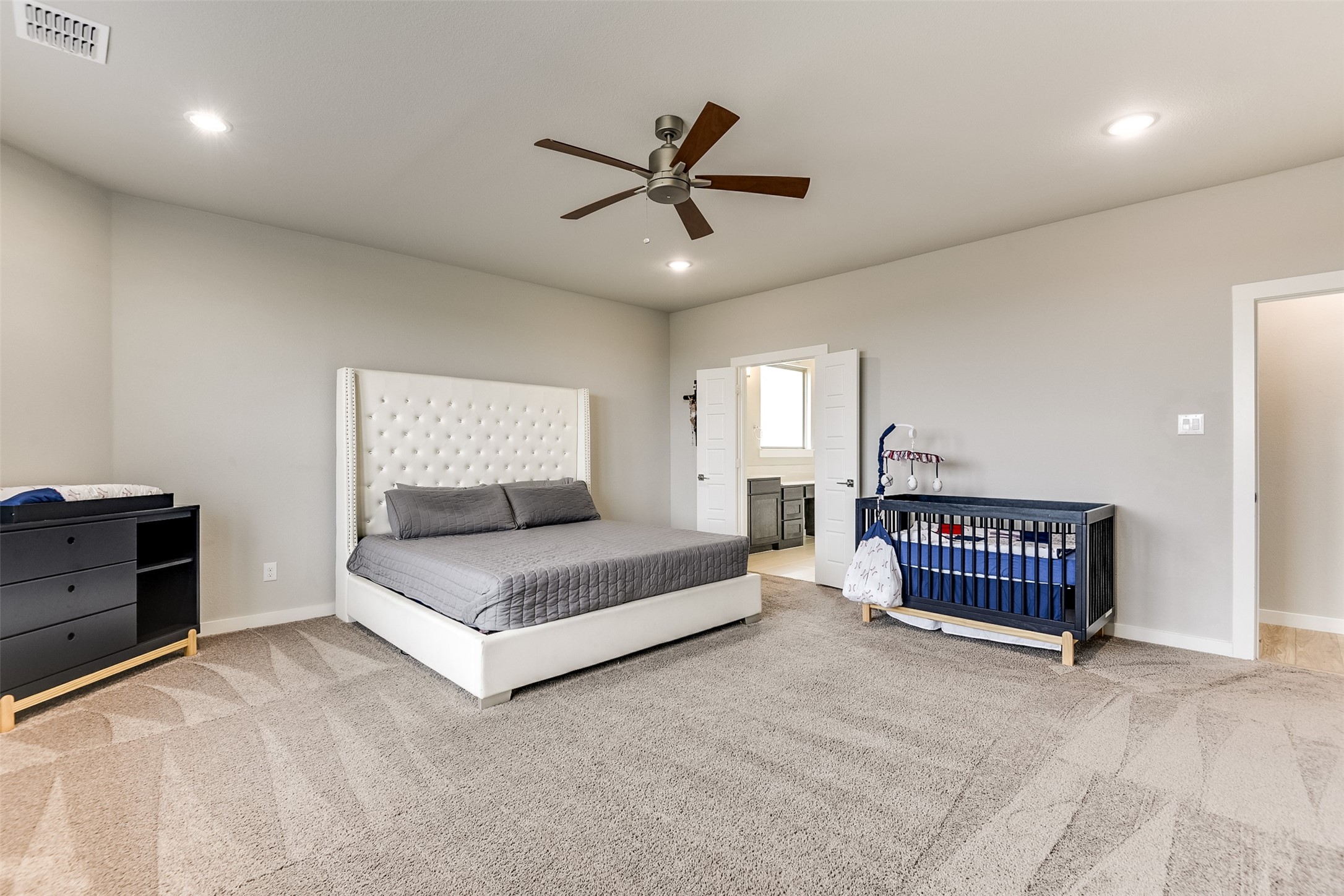 Waxahachie, Texas, 75165, United States, 4 Bedrooms Bedrooms, ,3 BathroomsBathrooms,Residential,For Sale,1925624