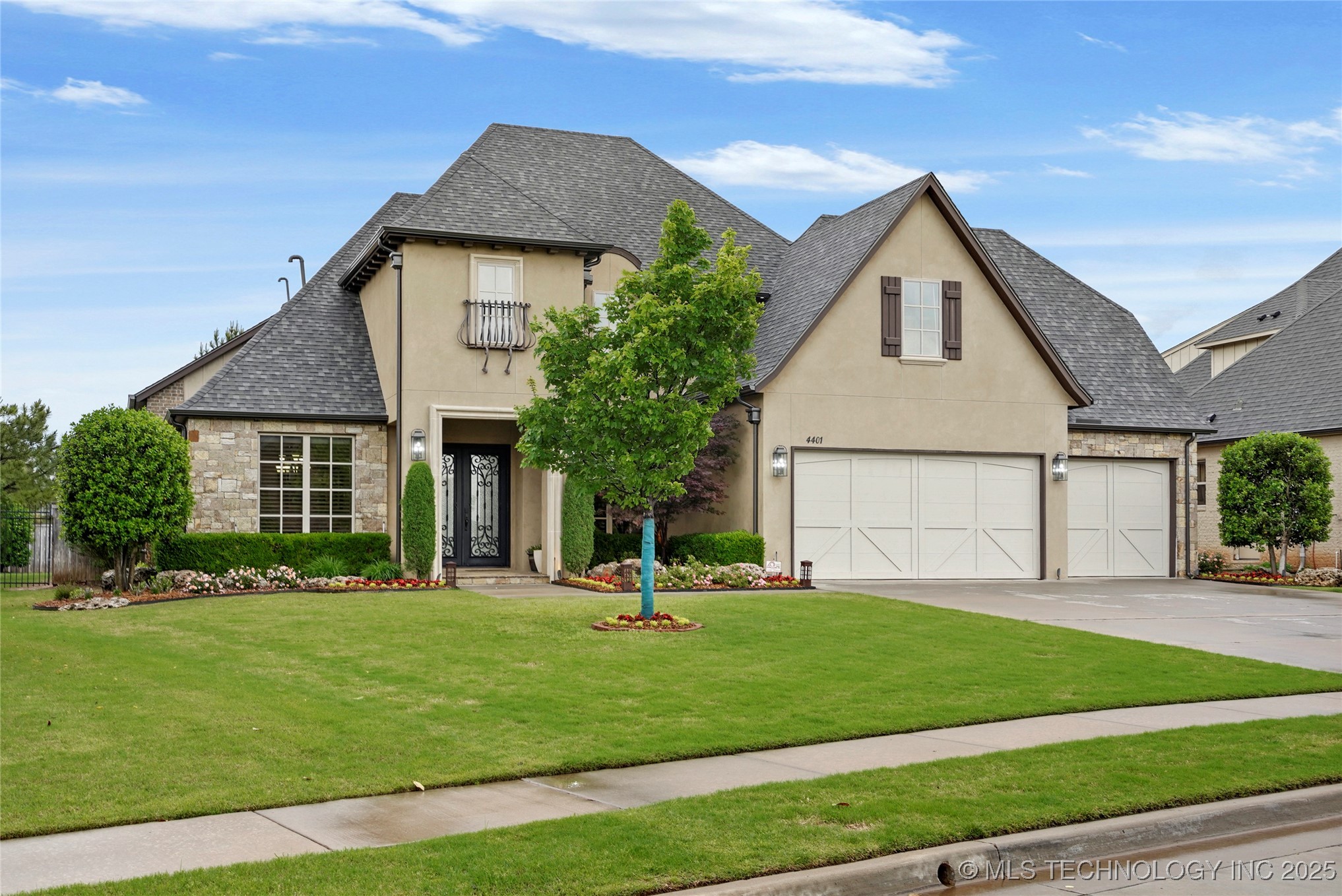Broken Arrow, Oklahoma, 74011, United States, 5 Bedrooms Bedrooms, ,5 BathroomsBathrooms,Residential,For Sale,1793326