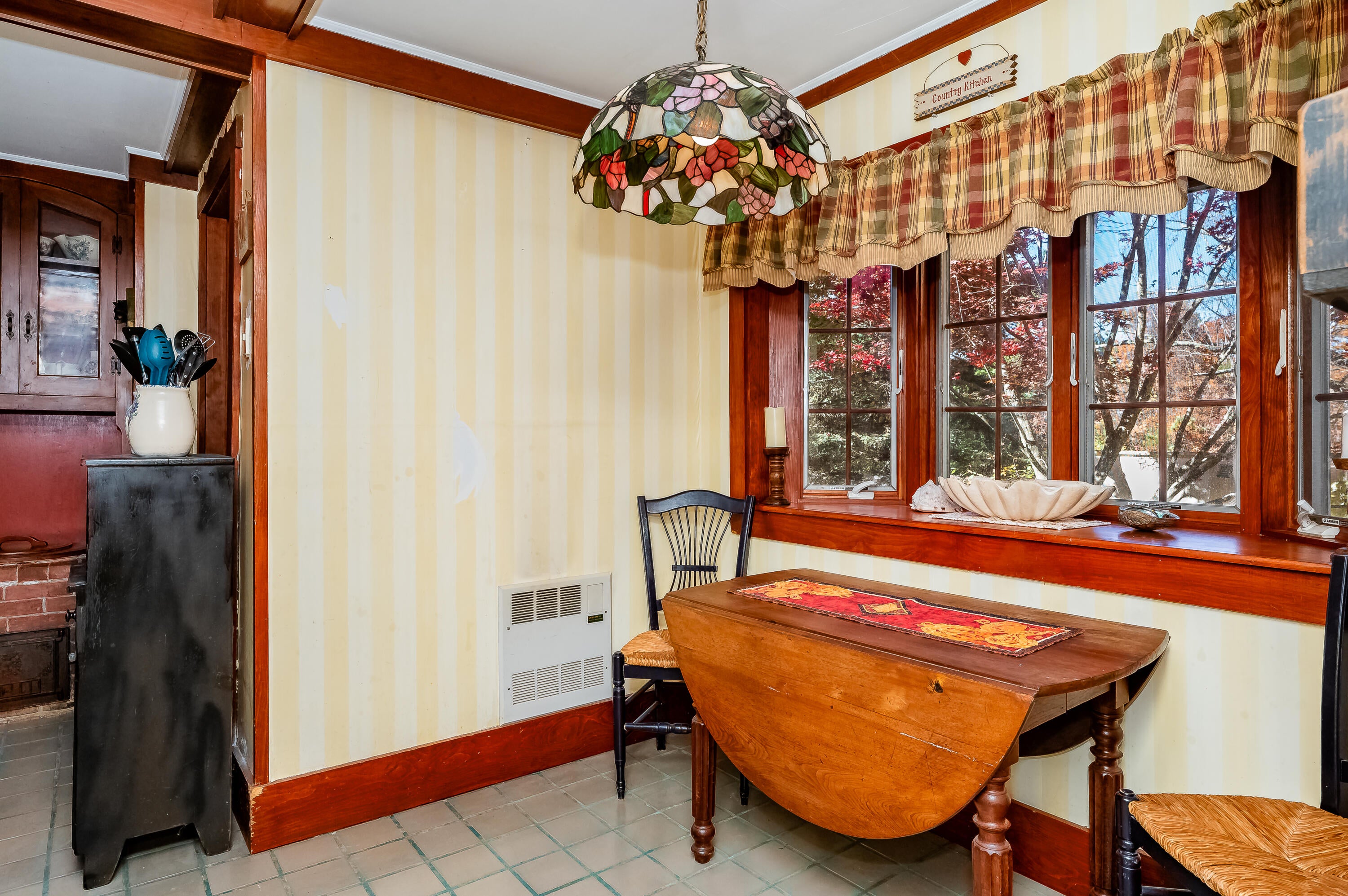 North Berwick, Maine, 03906, United States, 4 Bedrooms Bedrooms, ,2 BathroomsBathrooms,Residential,For Sale,1921414
