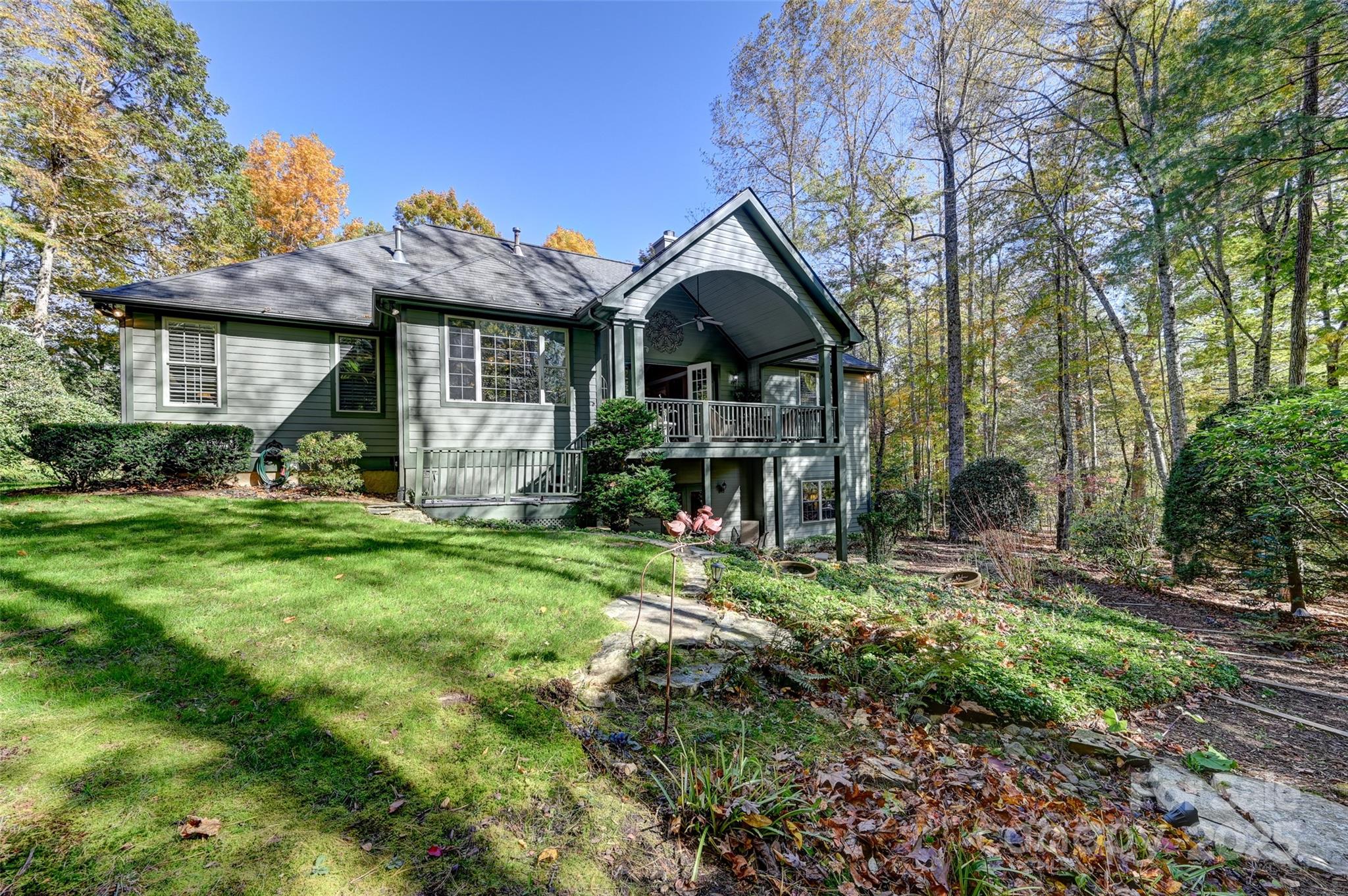 Hendersonville, North Carolina, 28739, United States, 4 Bedrooms Bedrooms, ,3 BathroomsBathrooms,Residential,For Sale,1992050