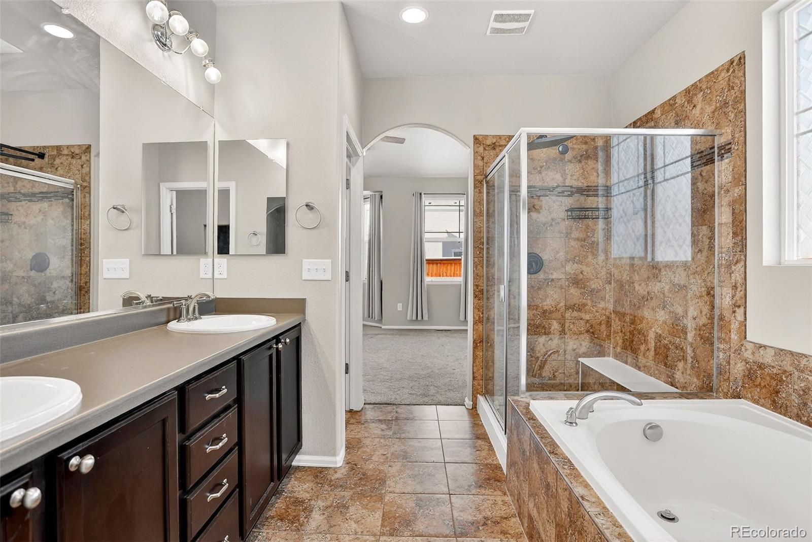 Aurora, Colorado, 80018, United States, 3 Bedrooms Bedrooms, ,3 BathroomsBathrooms,Residential,For Sale,2003114