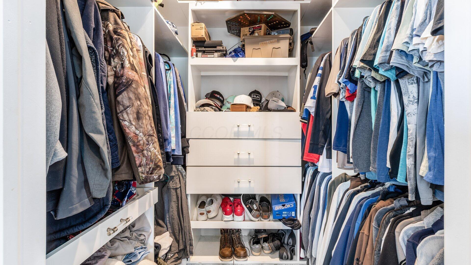 Hebron, Ohio, 43025, United States, 5 Bedrooms Bedrooms, ,5 BathroomsBathrooms,Residential,For Sale,1988631